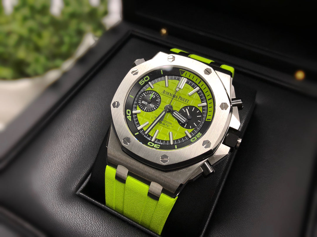 AP ROYAL OAK [OFF SHORE] NEON SILVER SILICON WATCH