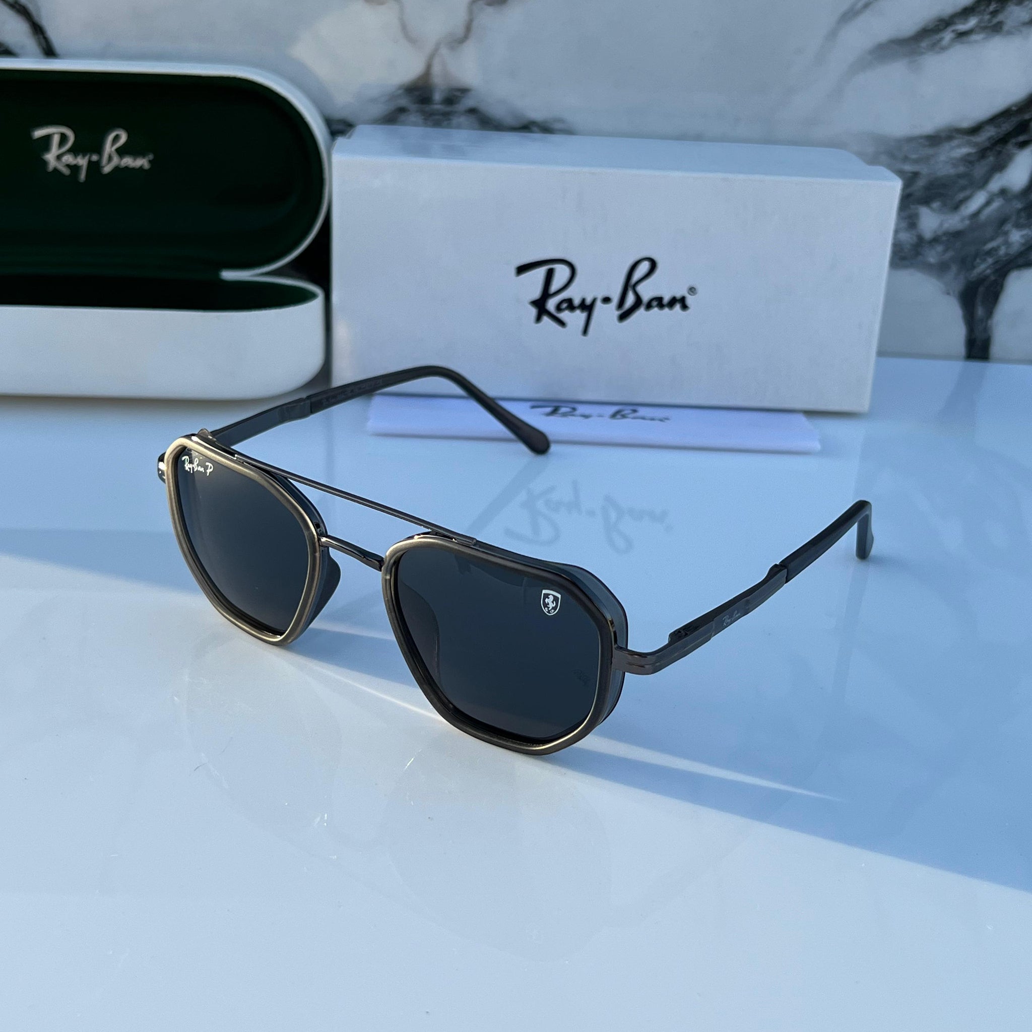 RB [FERRARI] BLACK FRAME WAYFARER SUNGLASSES FOR MEN & WOMEN