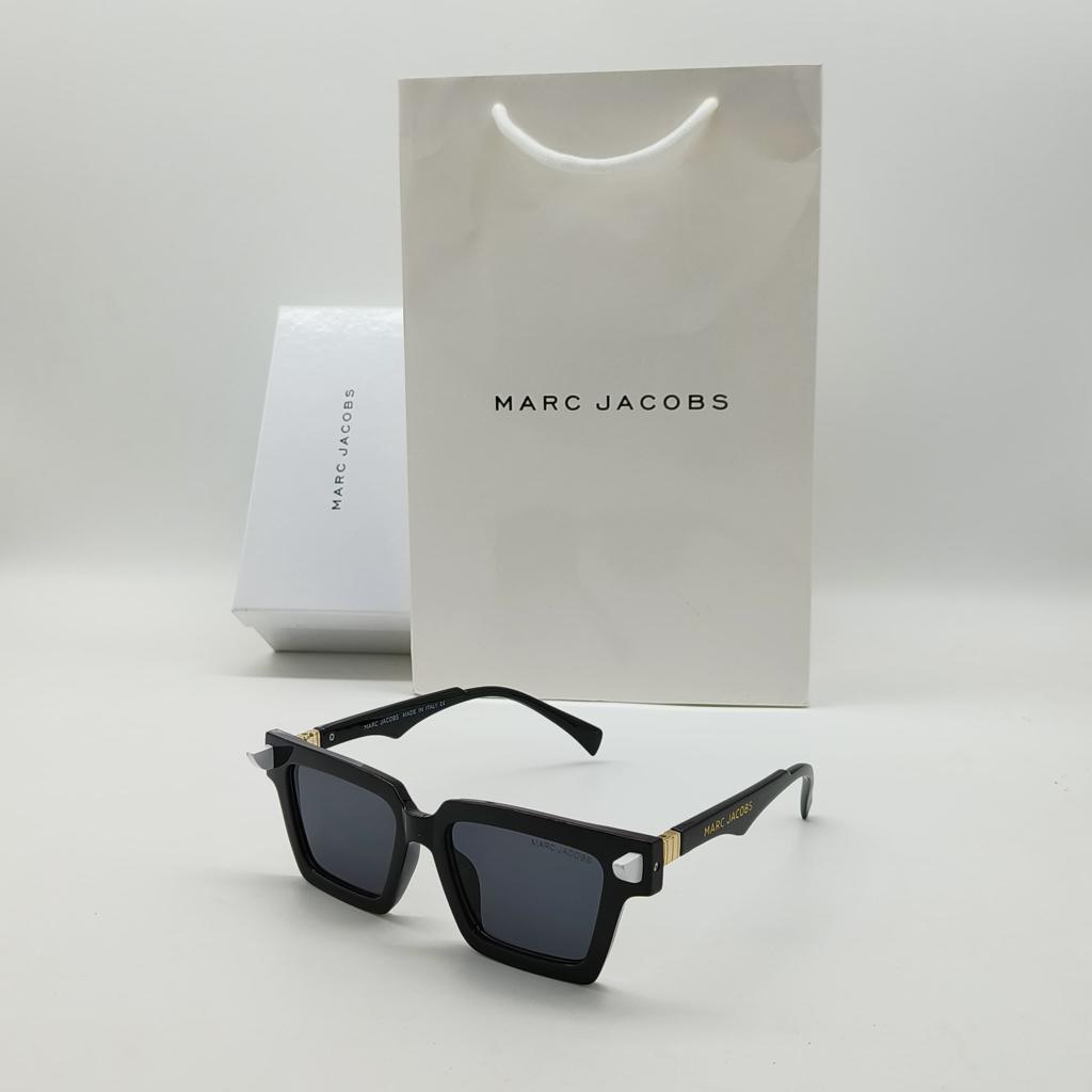 MJ BLACK FRAME WAYFARER SHAPE SUNGLASSES