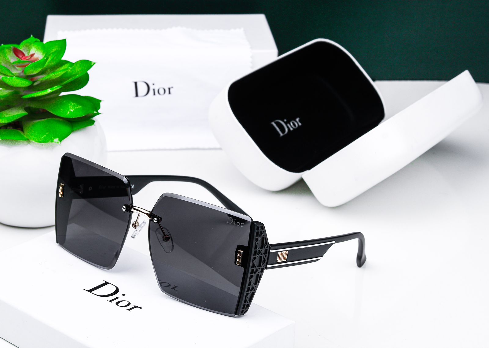 Exclusive Stylish Sunglass For Unisex