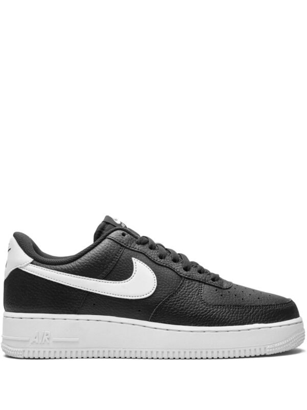 NIKE AIR FORCE 1 07 BLACK WHITE