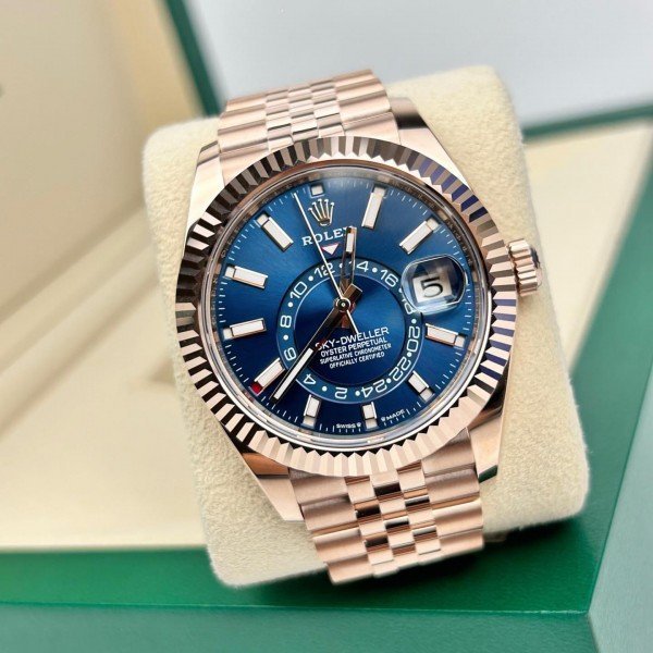 Rolex Oyster perpetual Sky Dweller