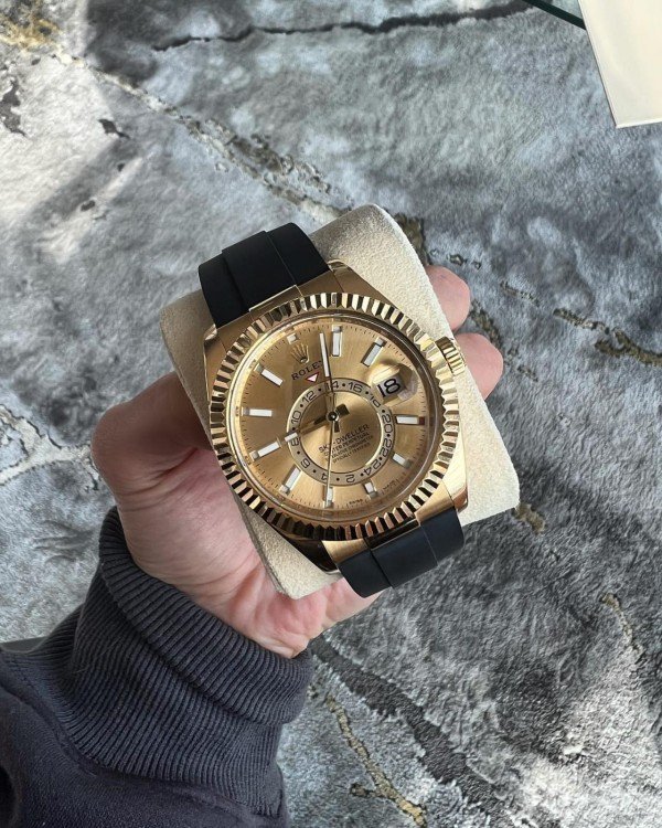 Rolex Oyster perpetual Sky Dweller