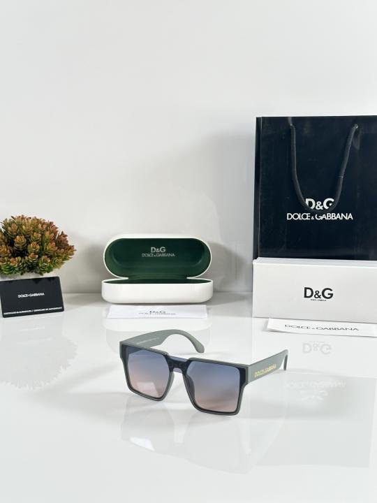 Dolc_e_&_Gabban_a_Green_Blue_DC