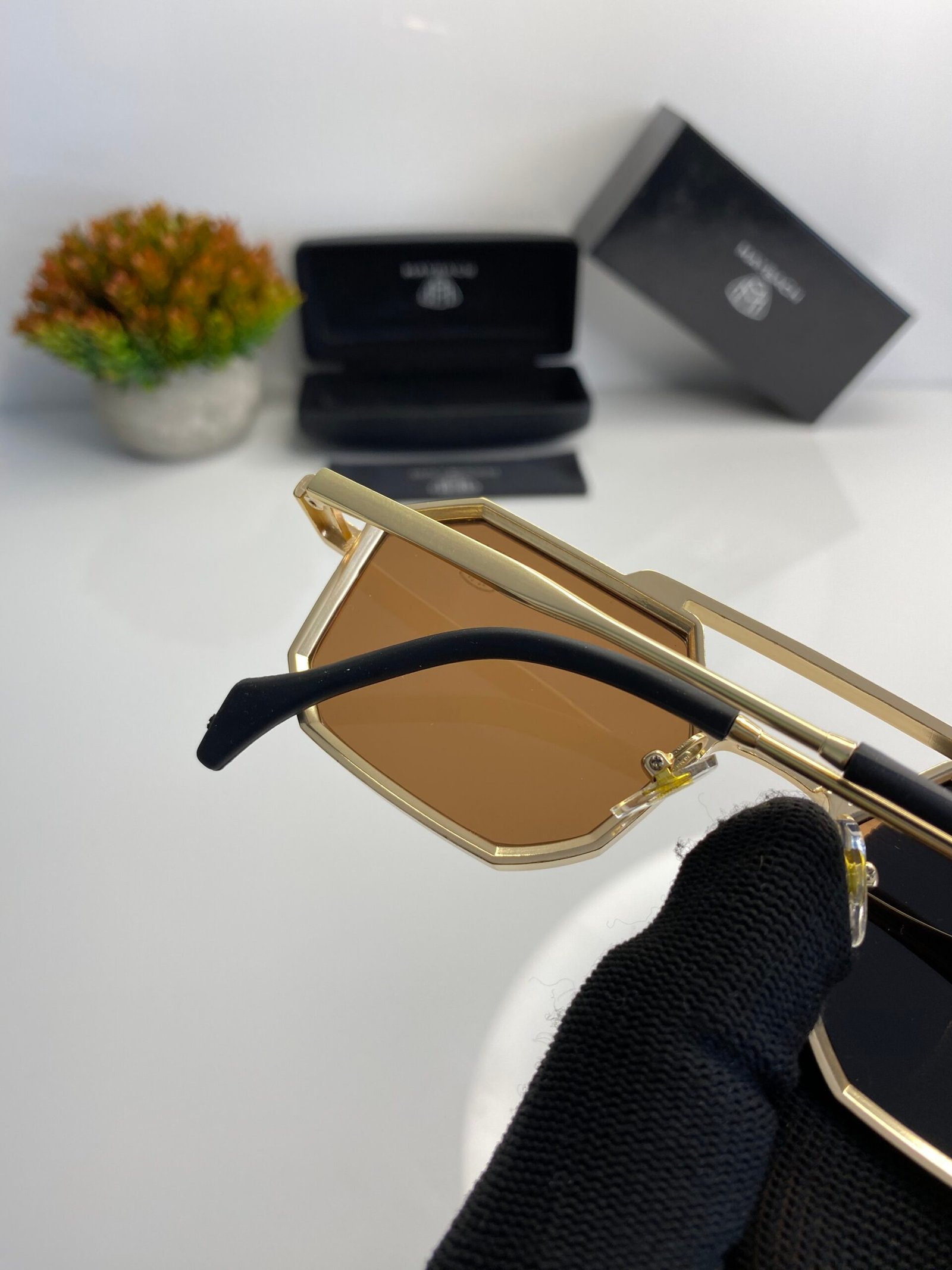 Maybach Hexagon Gold Brown - Image 3