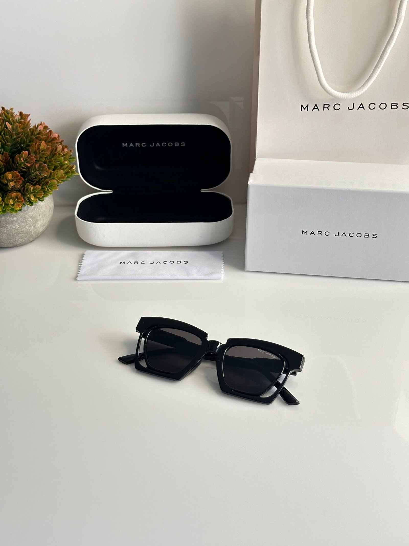 Marc Jacobs 2237 Black - Image 4