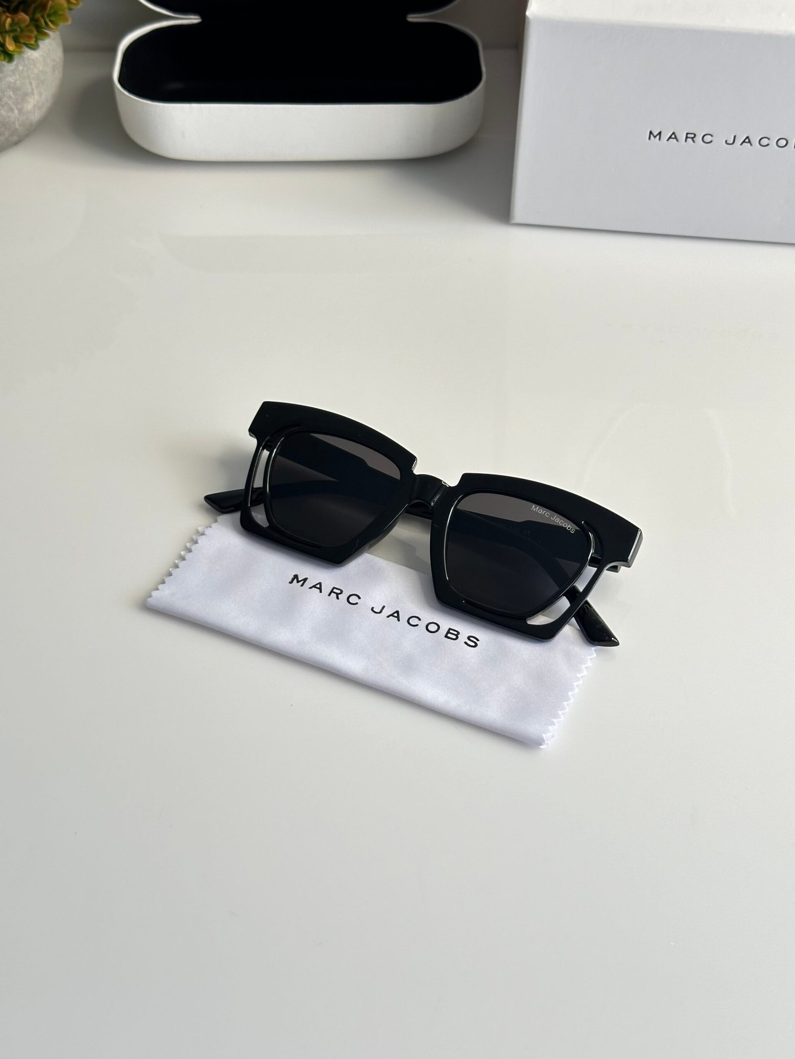Marc Jacobs 2237 Black - Image 3