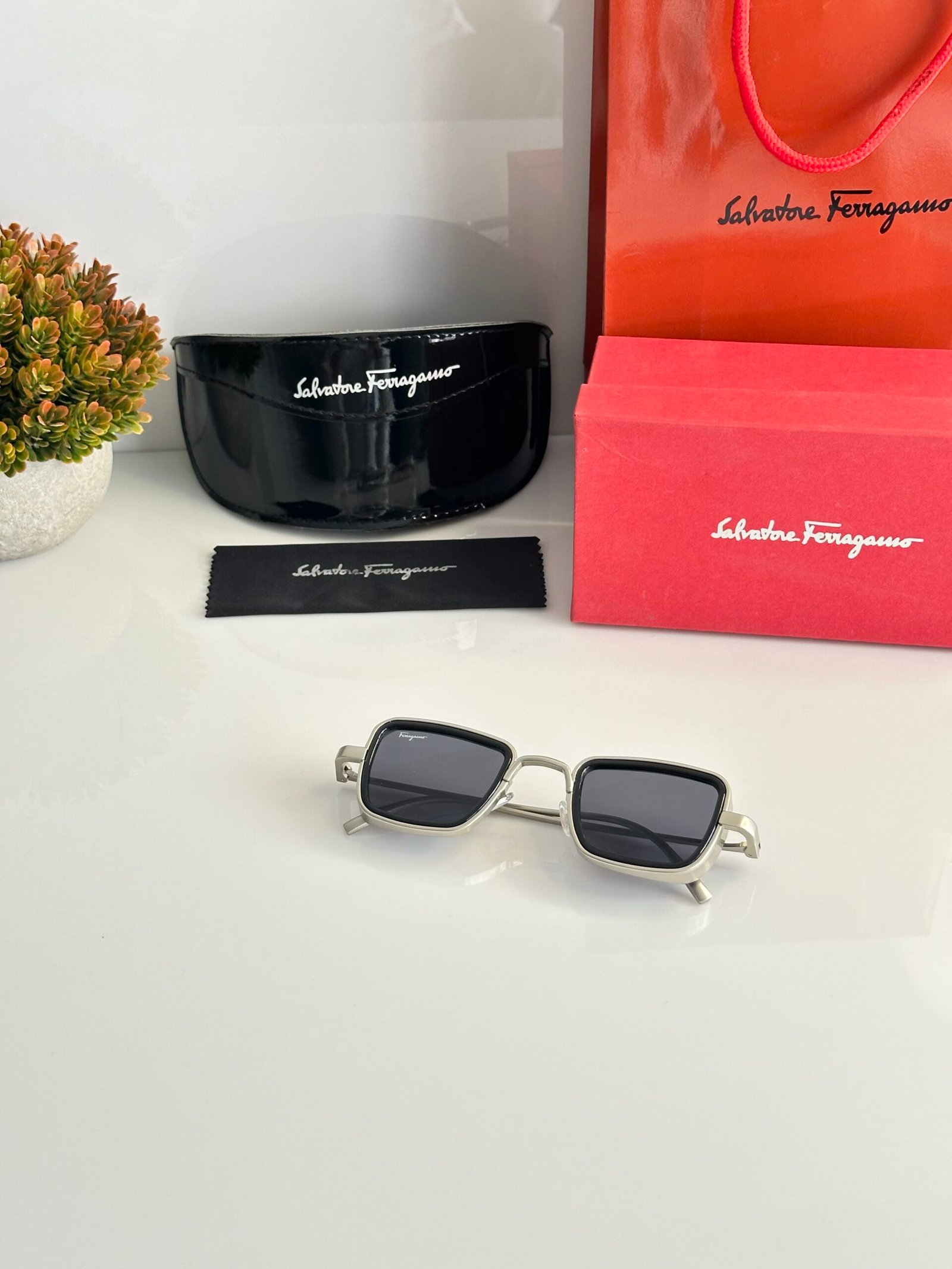 Salvatore_Ferragamo_3919_Silver_Black - Image 4