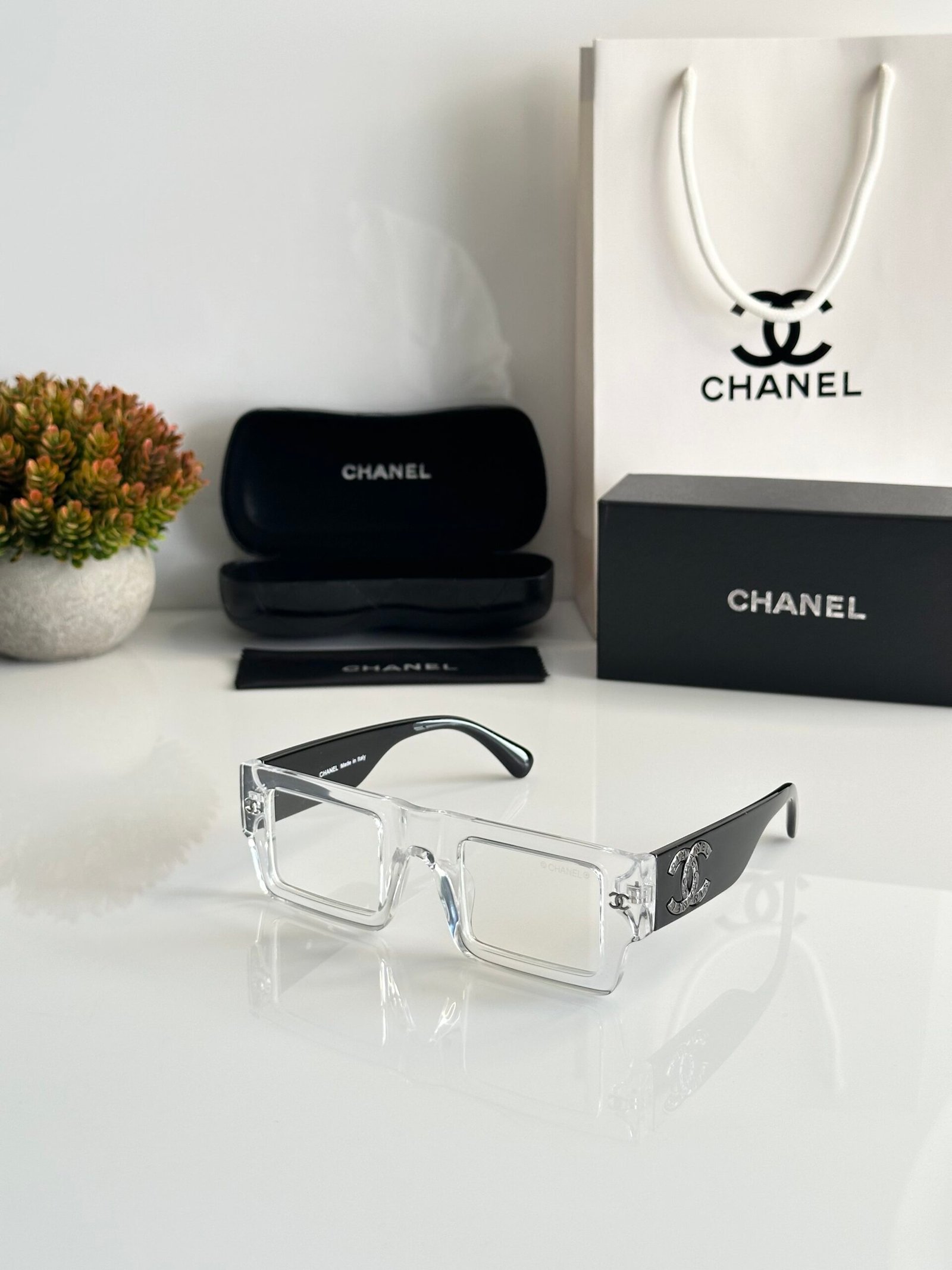Chanel_WMNS_5540_Water_Day