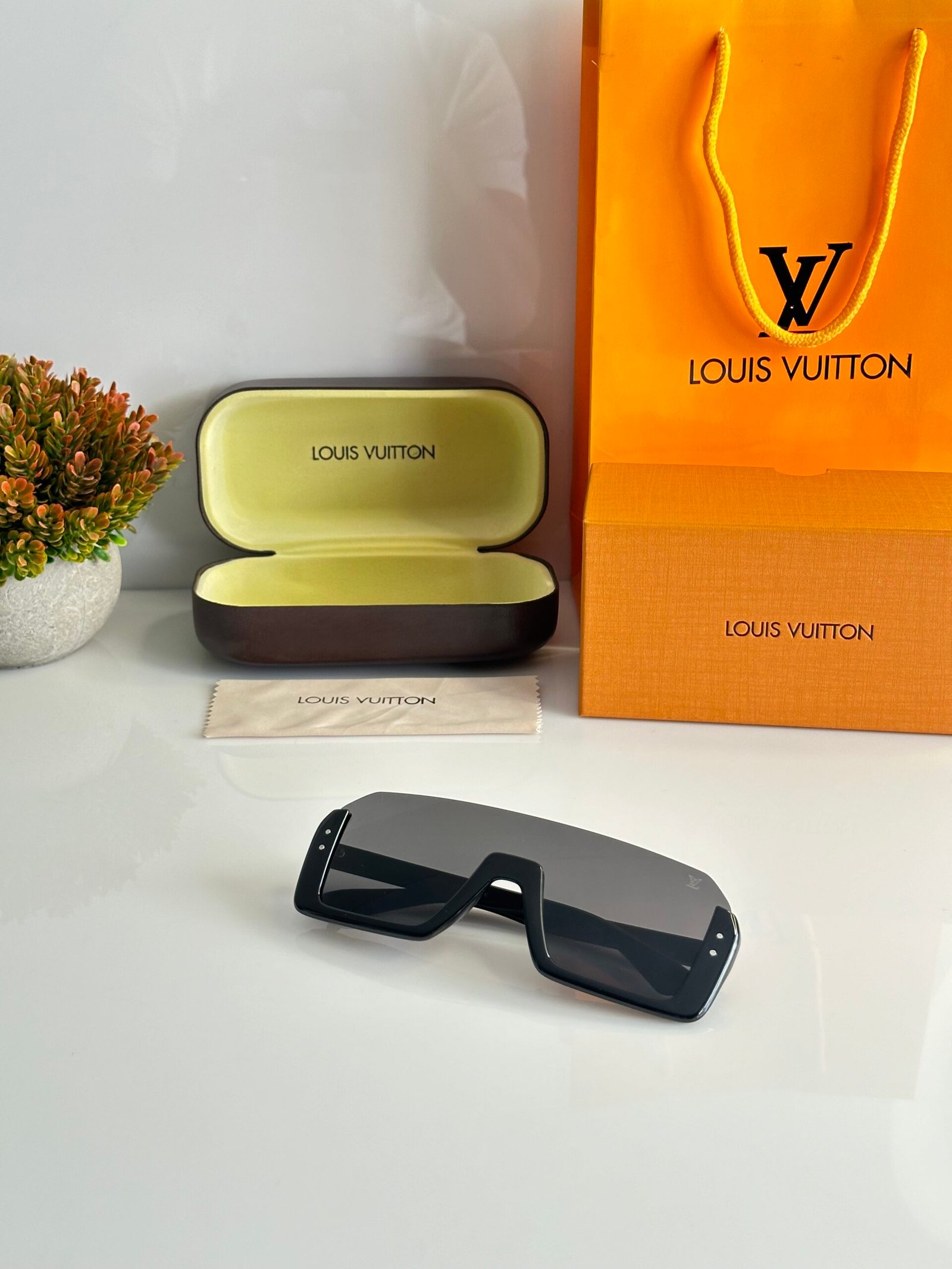 Louis_Vuitton_8541_Black - Image 6