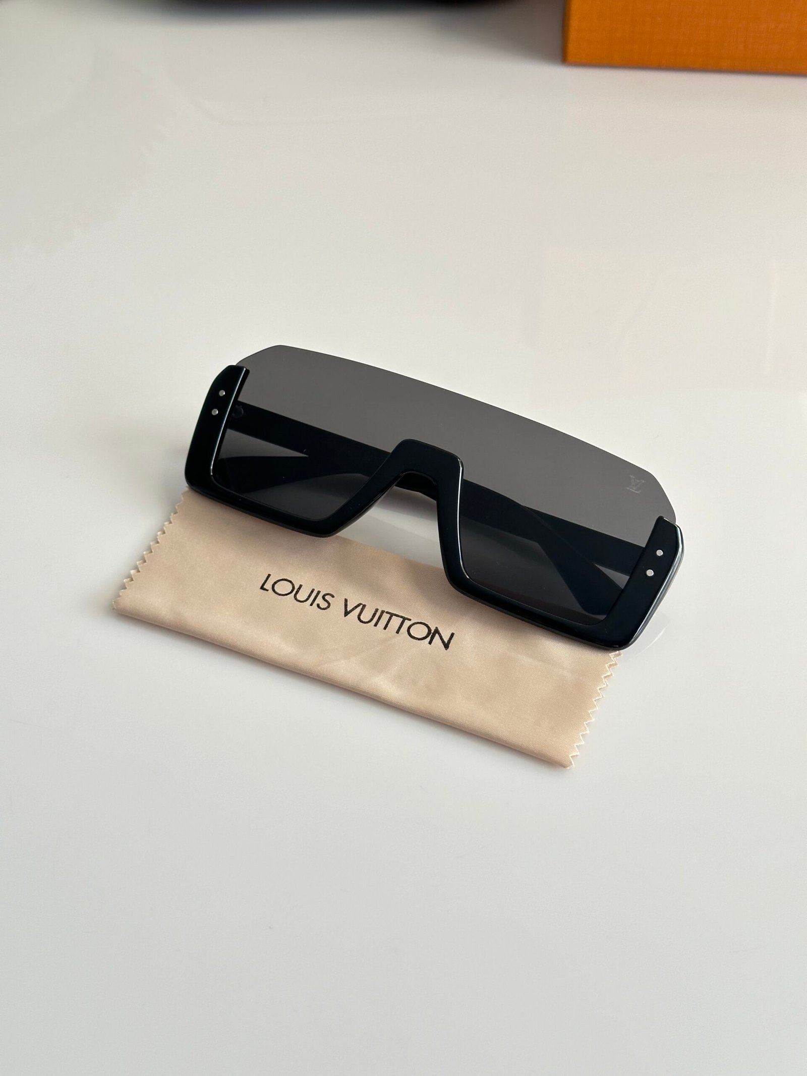 Louis_Vuitton_8541_Black - Image 4
