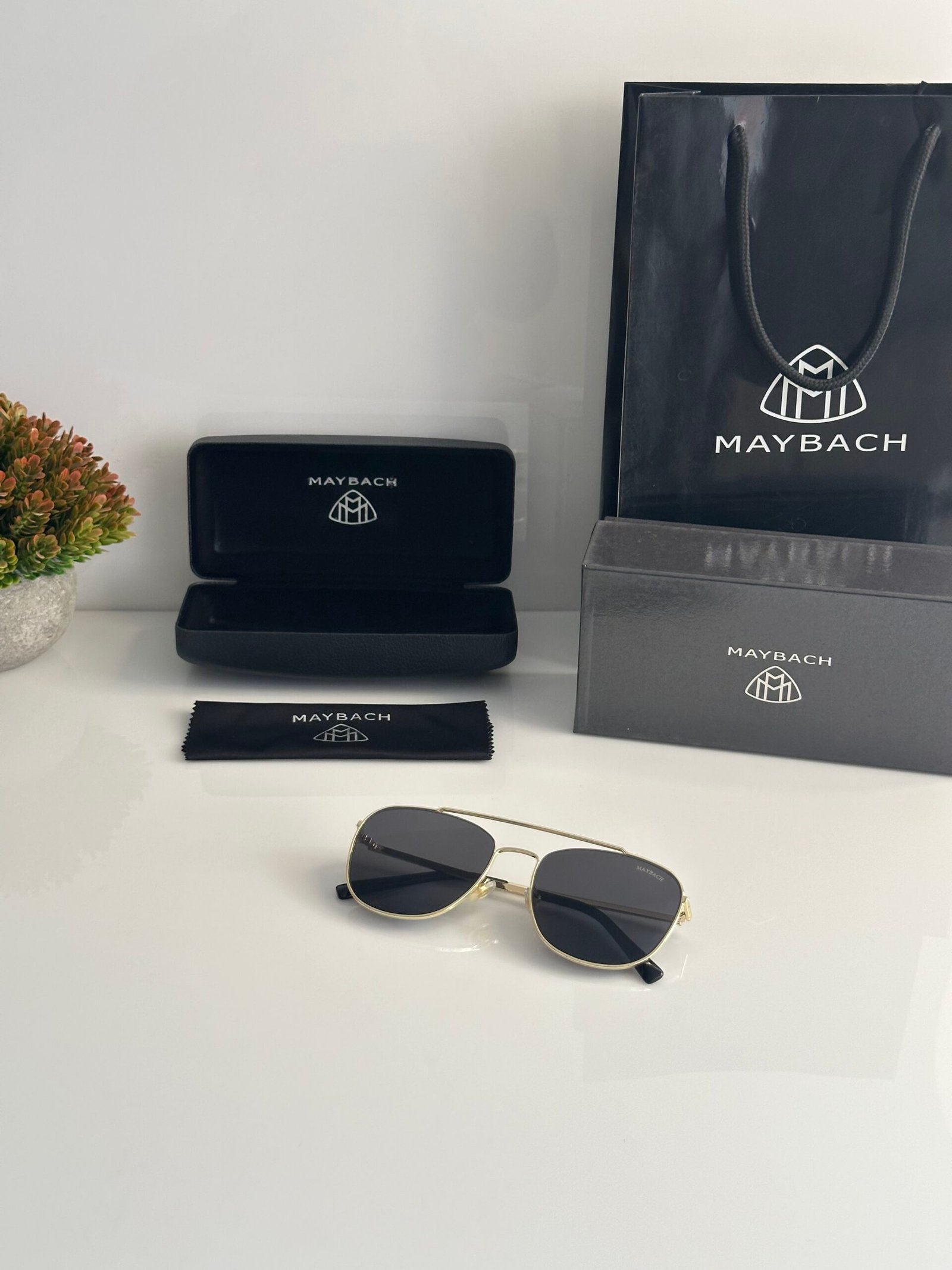 Maybach Z087 Gold Black - Image 4