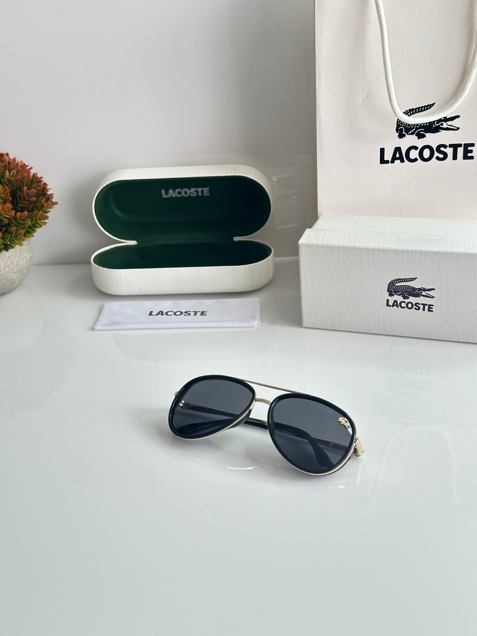 Lacoste_756_Gold_Black - Image 4