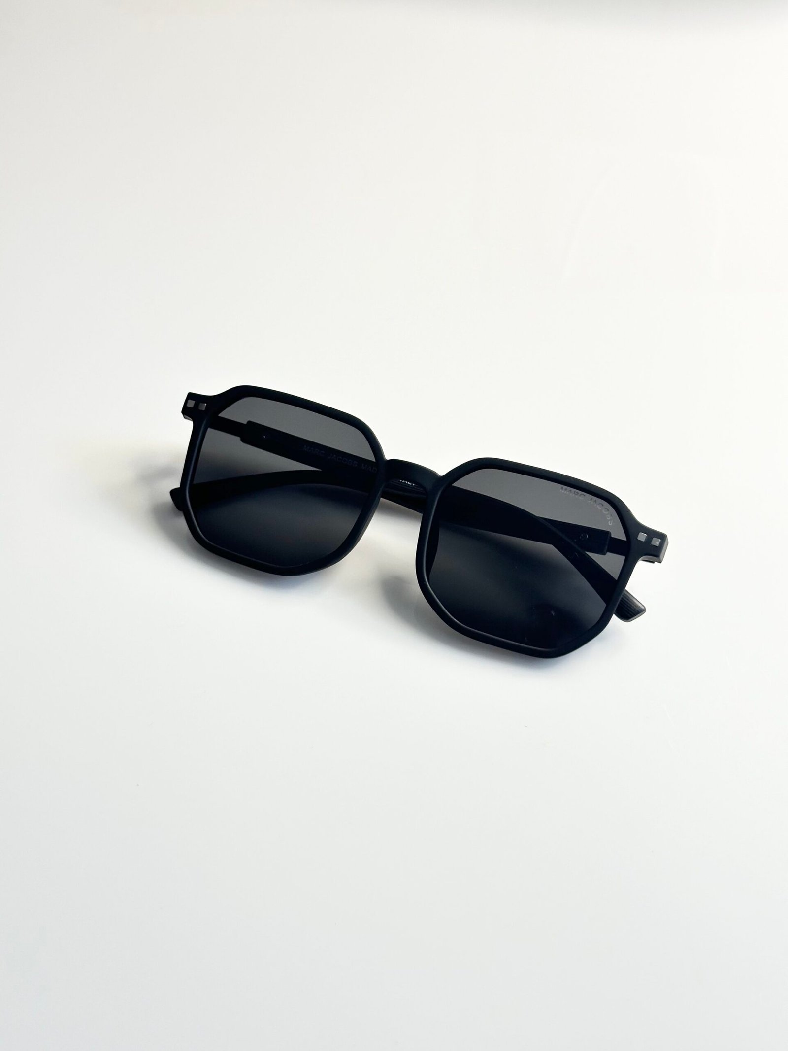 Marc Jacobs 301 Black - Image 3