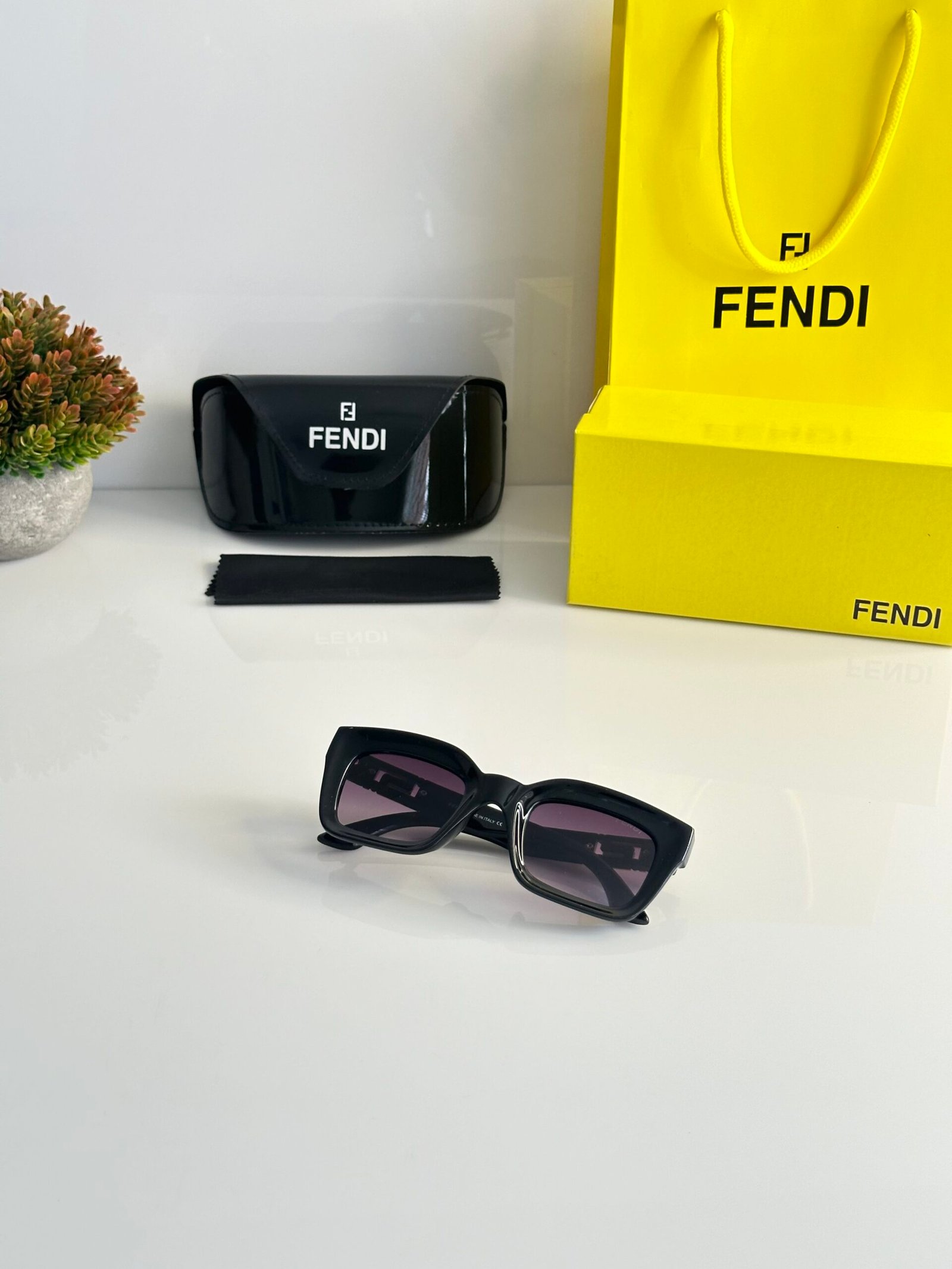 Fendi_2213_Black - Image 4