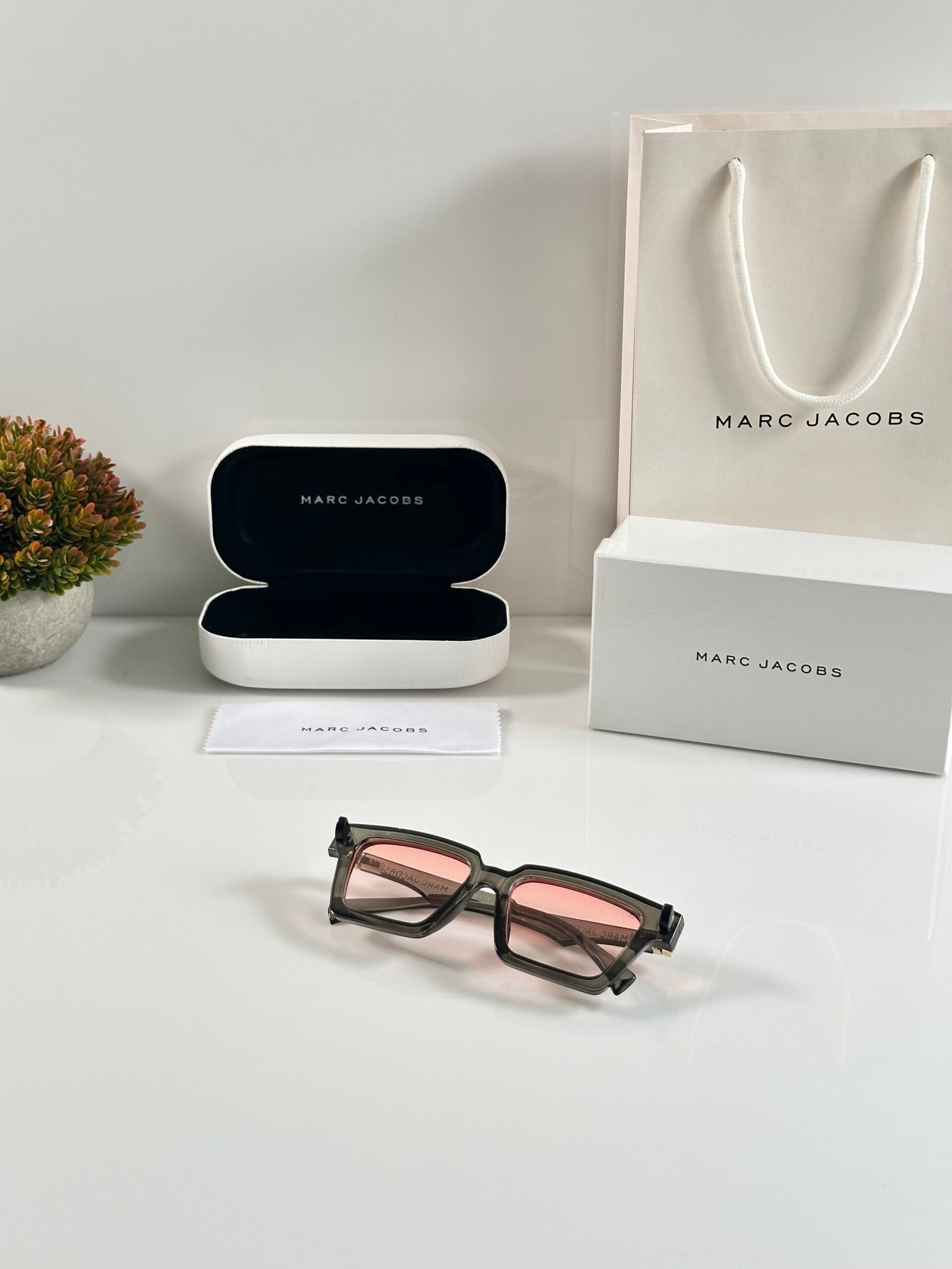 Marc Jacobs 8777 Grey Pink - Image 4