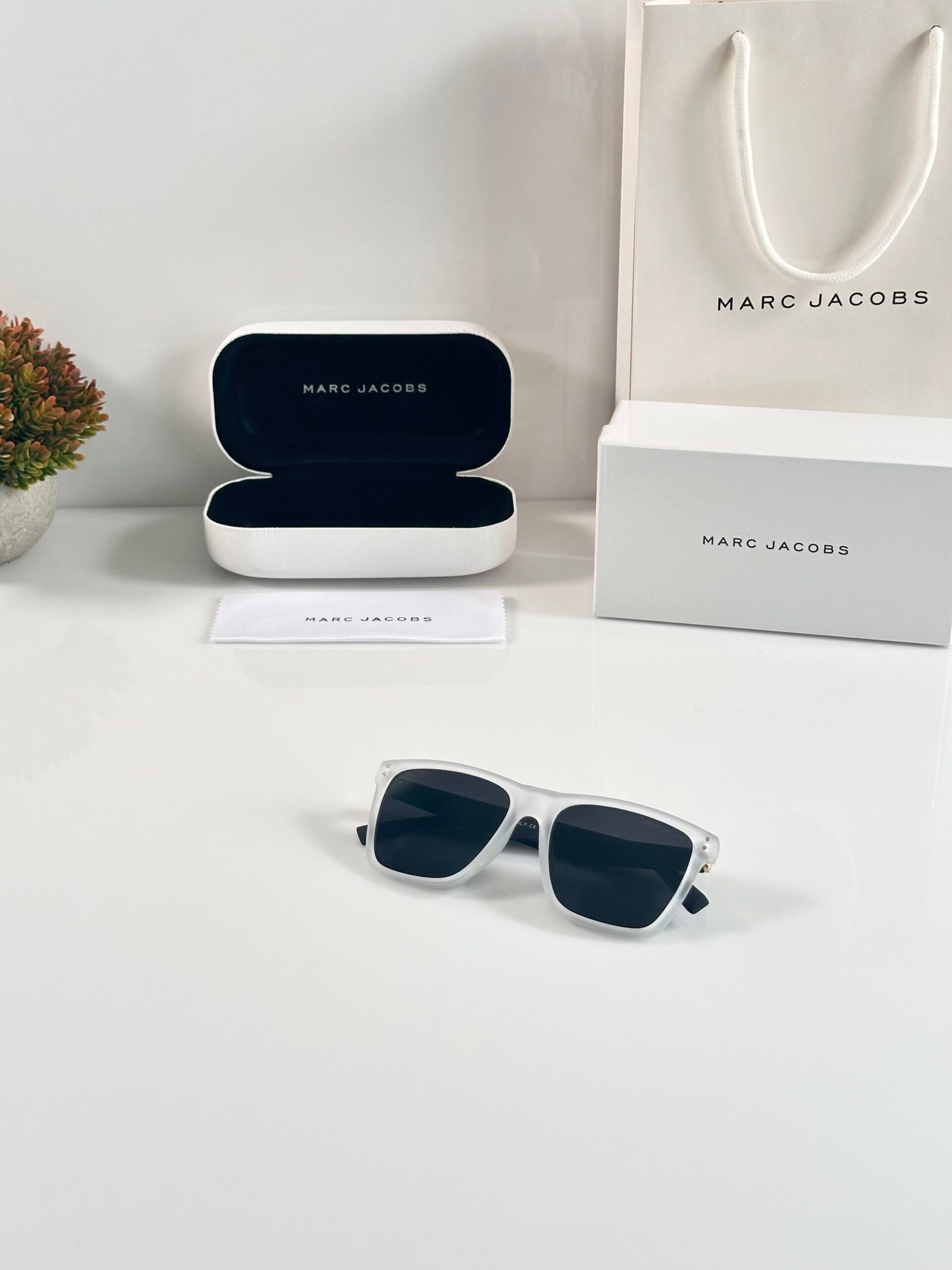 Marc Jacobs 6000 Ice Black - Image 4
