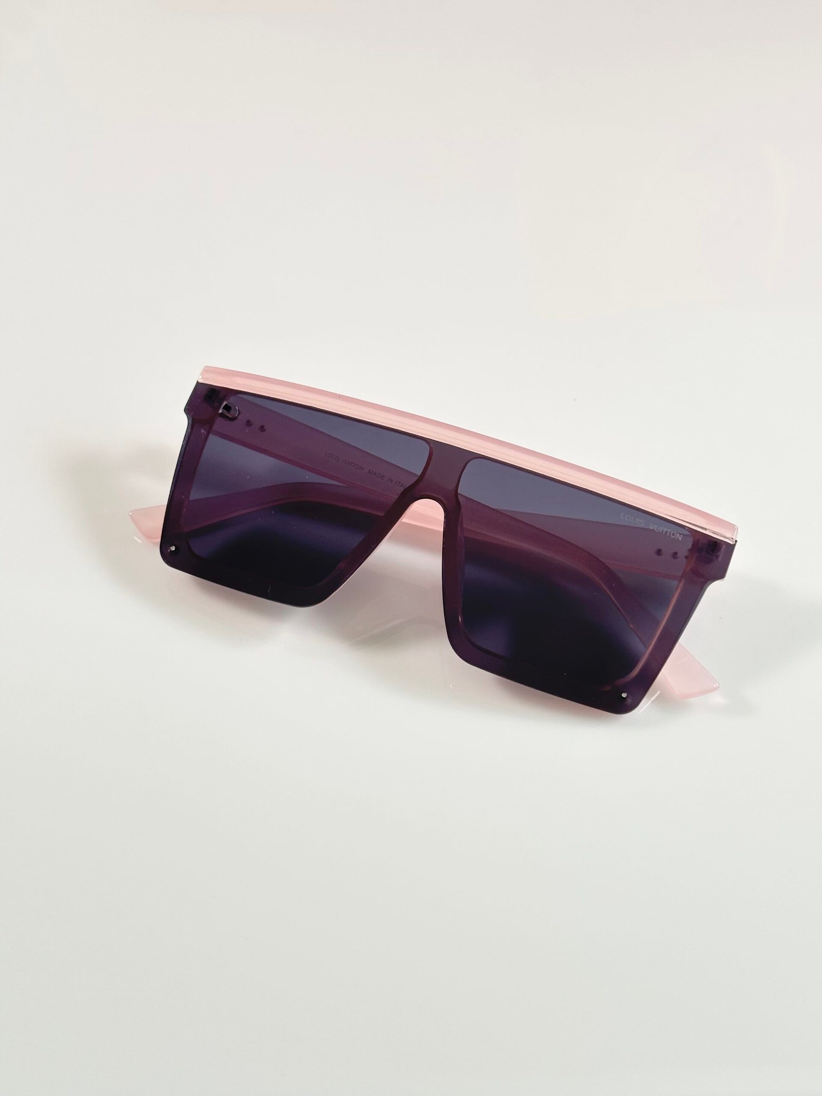 Louis_Vuitton_312_Pink_Black - Image 3