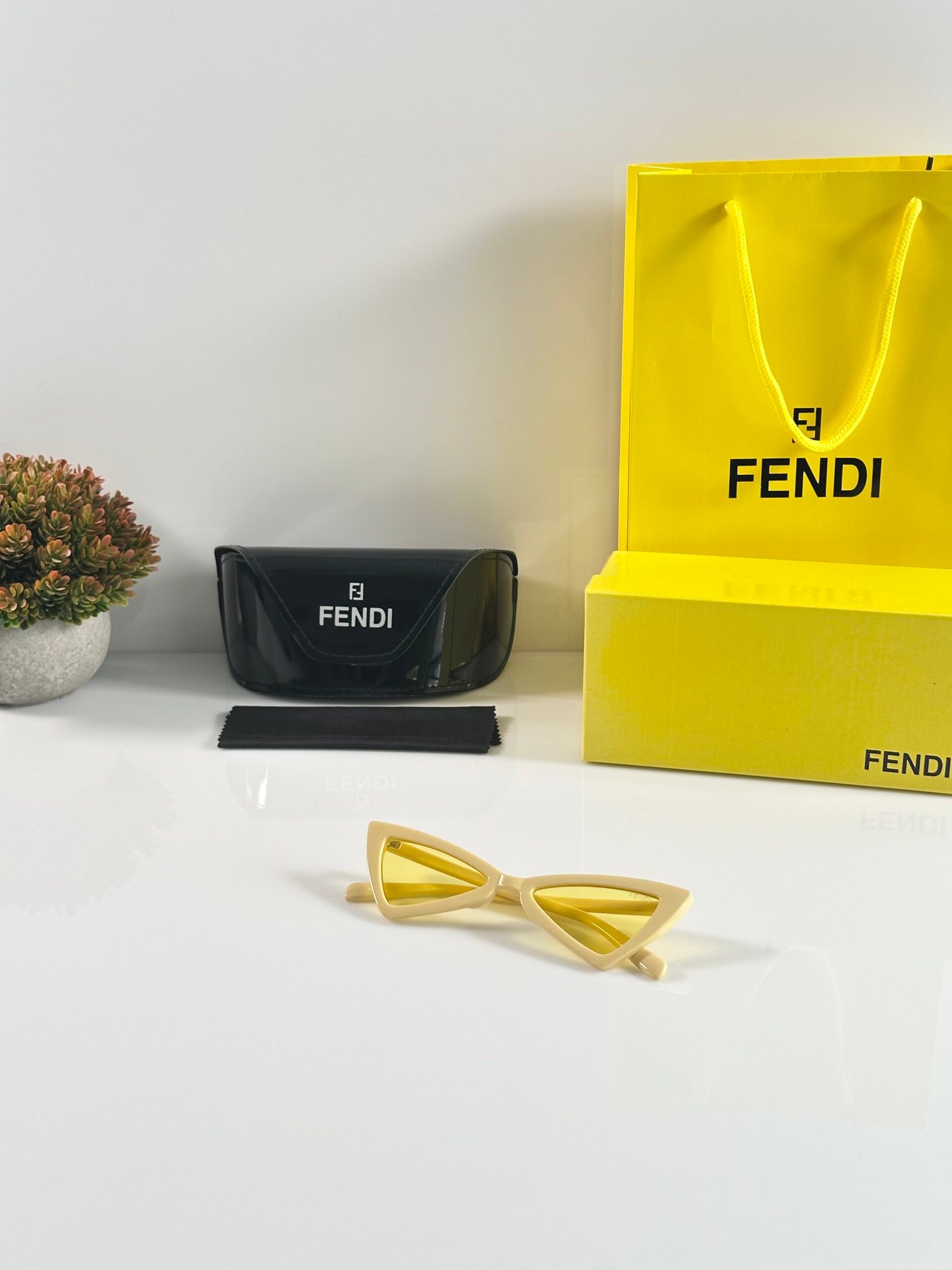Fendi_WMNS_208_Yellow - Image 4