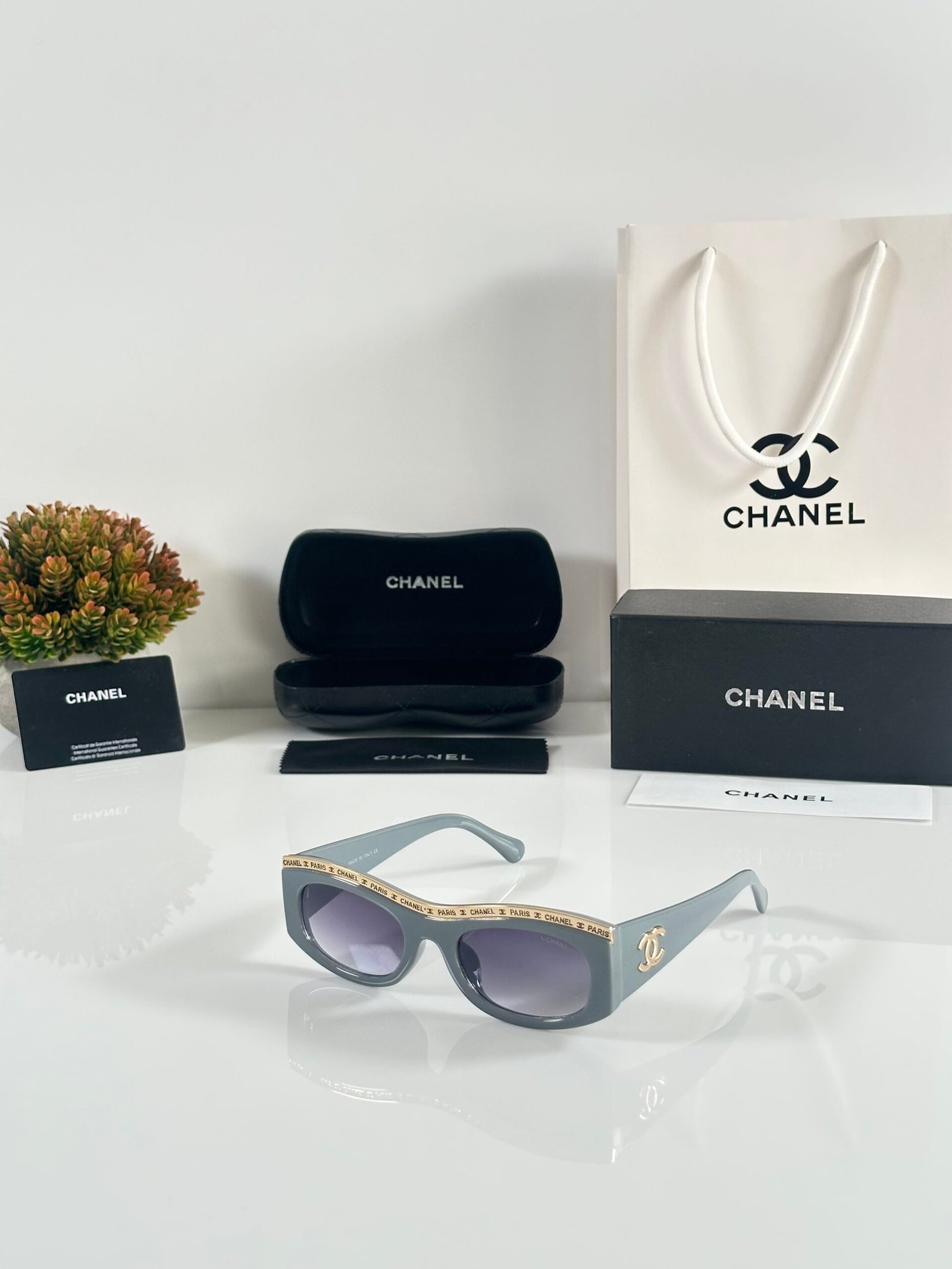 Chanel_WMNS_8316_Grey