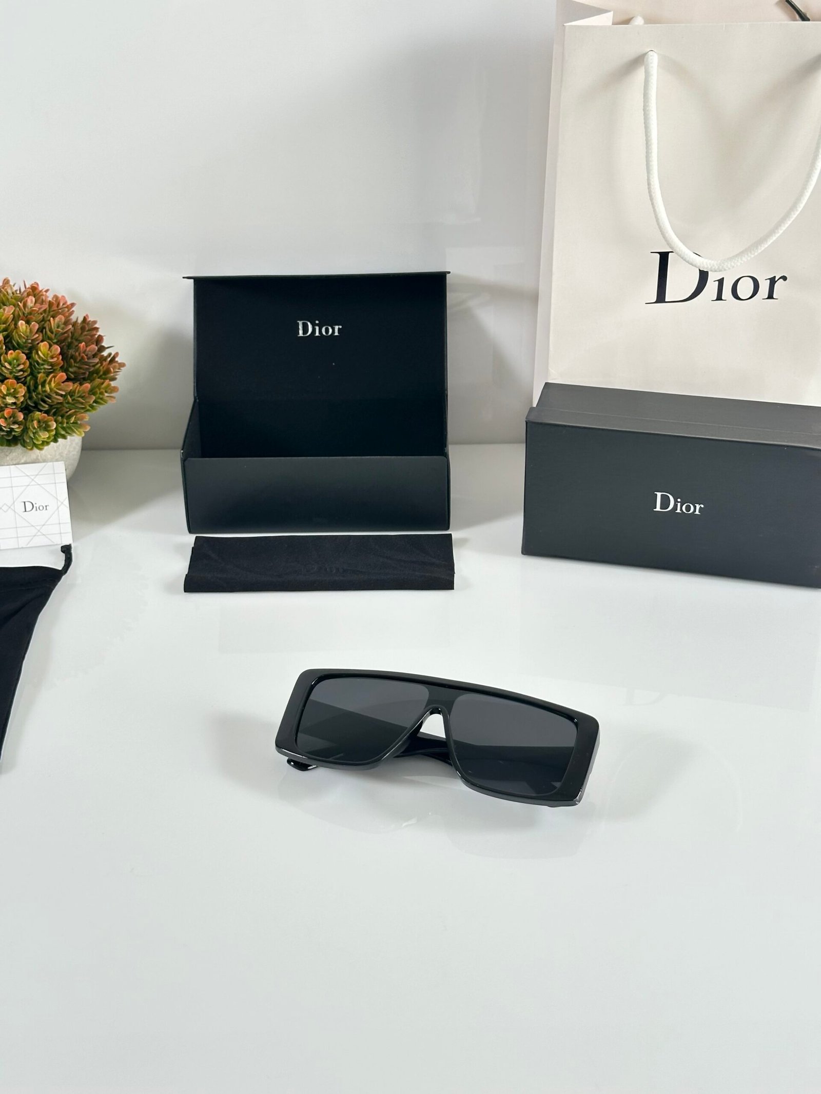 Dior_WMNS_1062_Black - Image 4