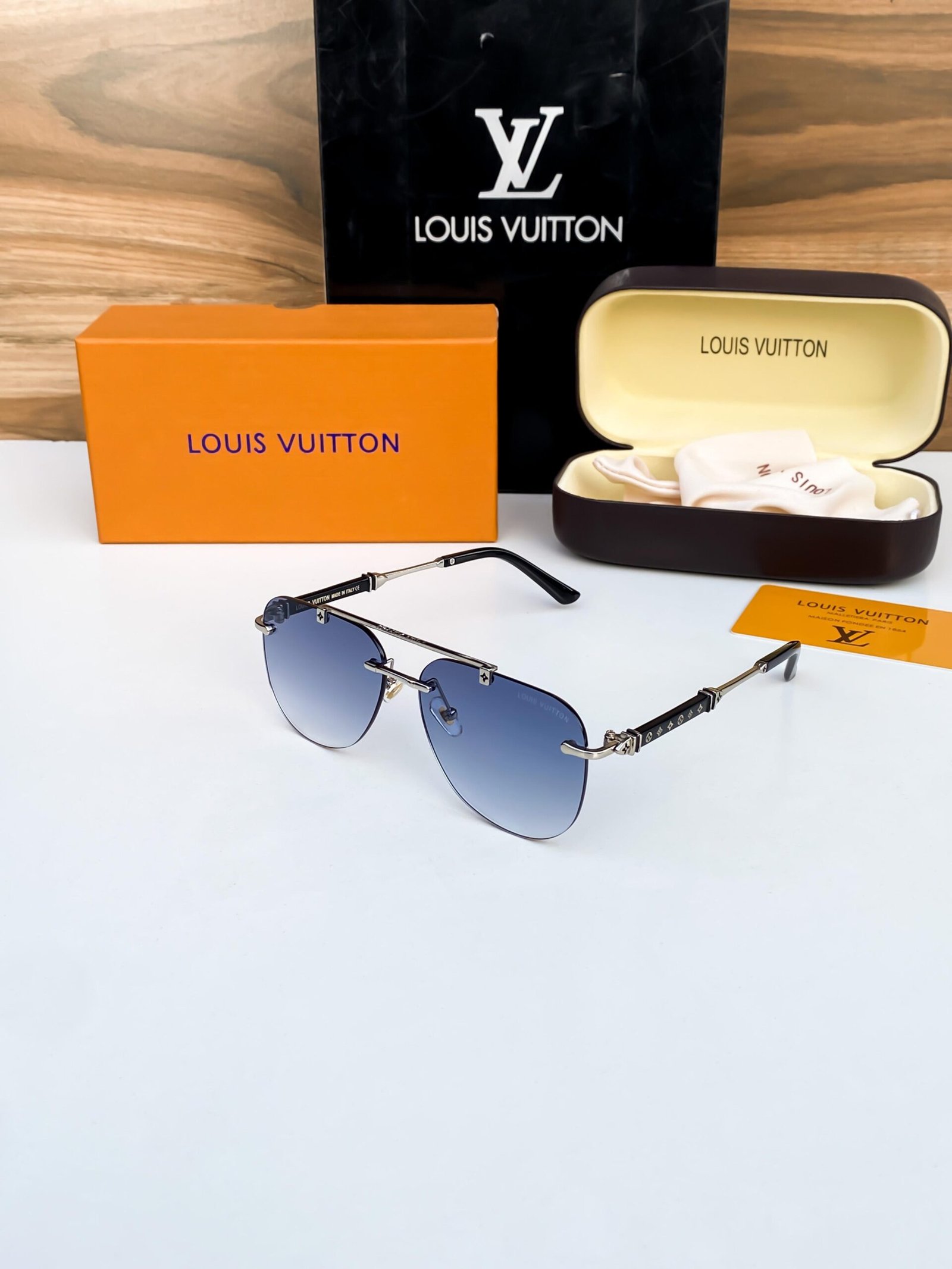 Louis_vuitton_silver_blue_3151-89