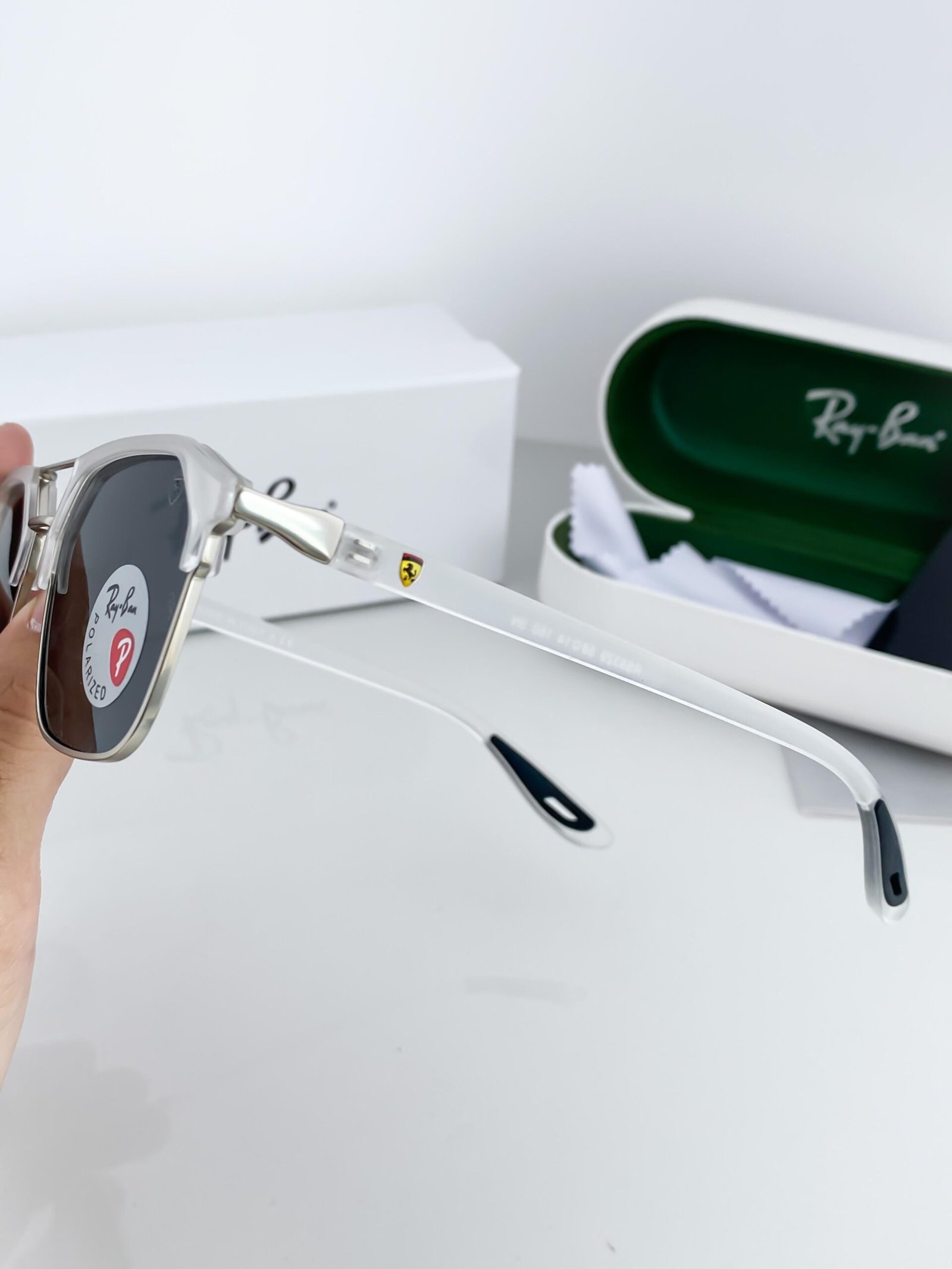 RAYBAN04 WHITE BLACK - Image 5