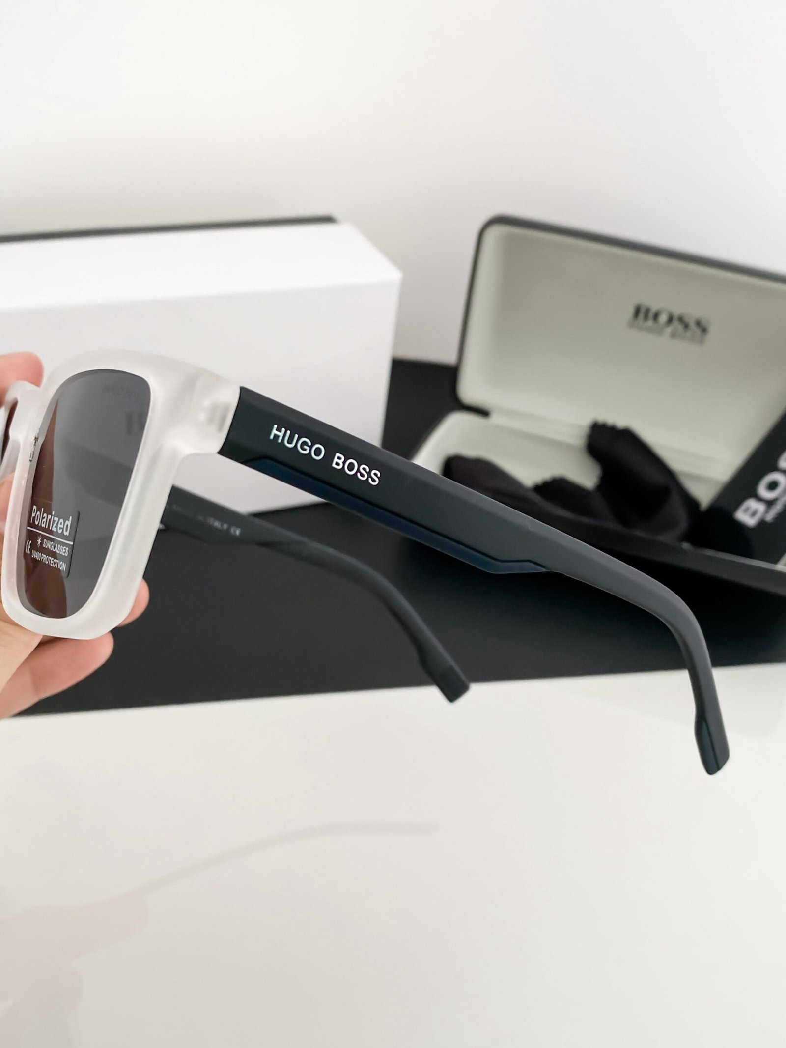 Boss white black 0291 - Image 3