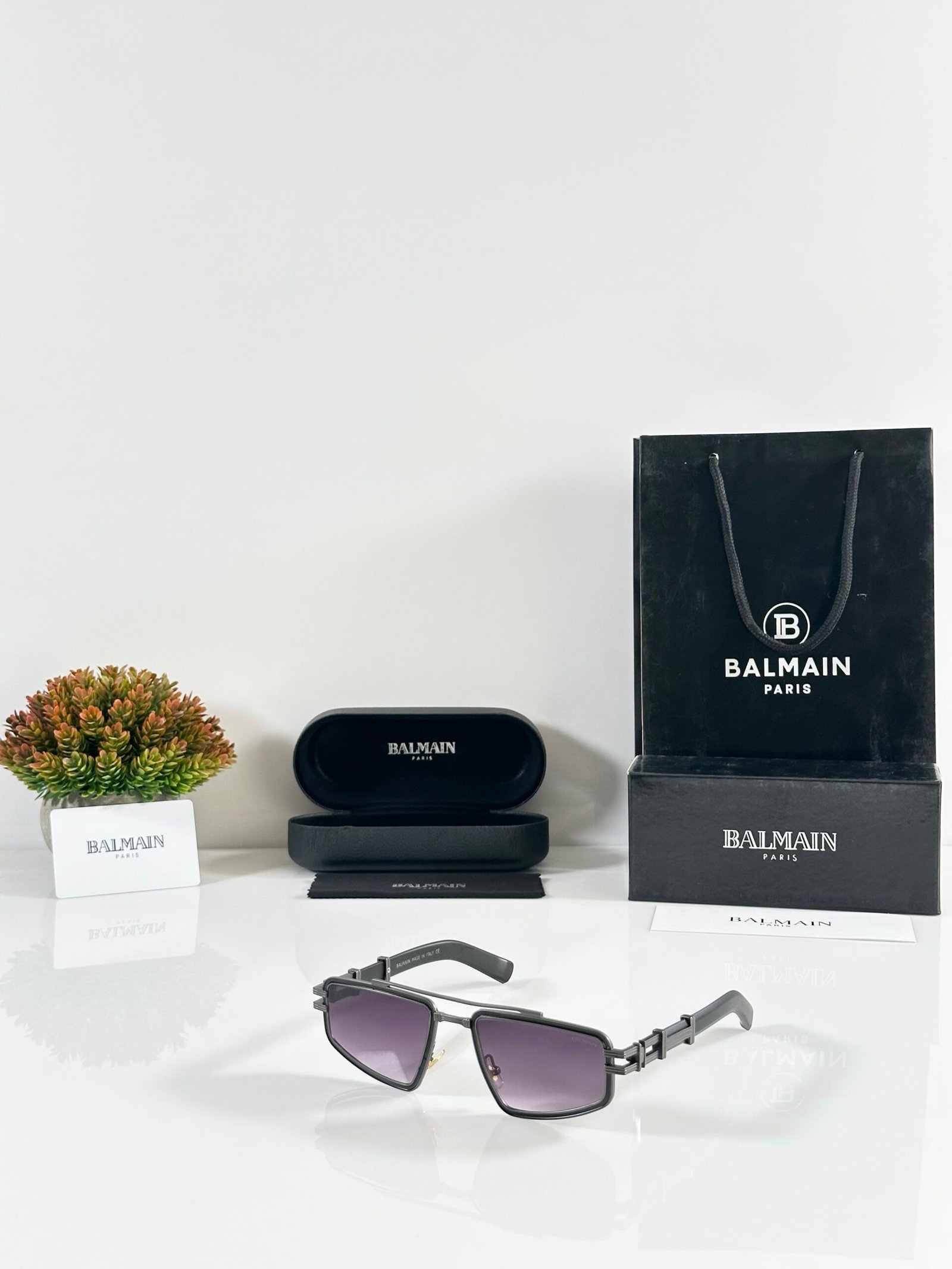 Balmain_0250_Black_DC