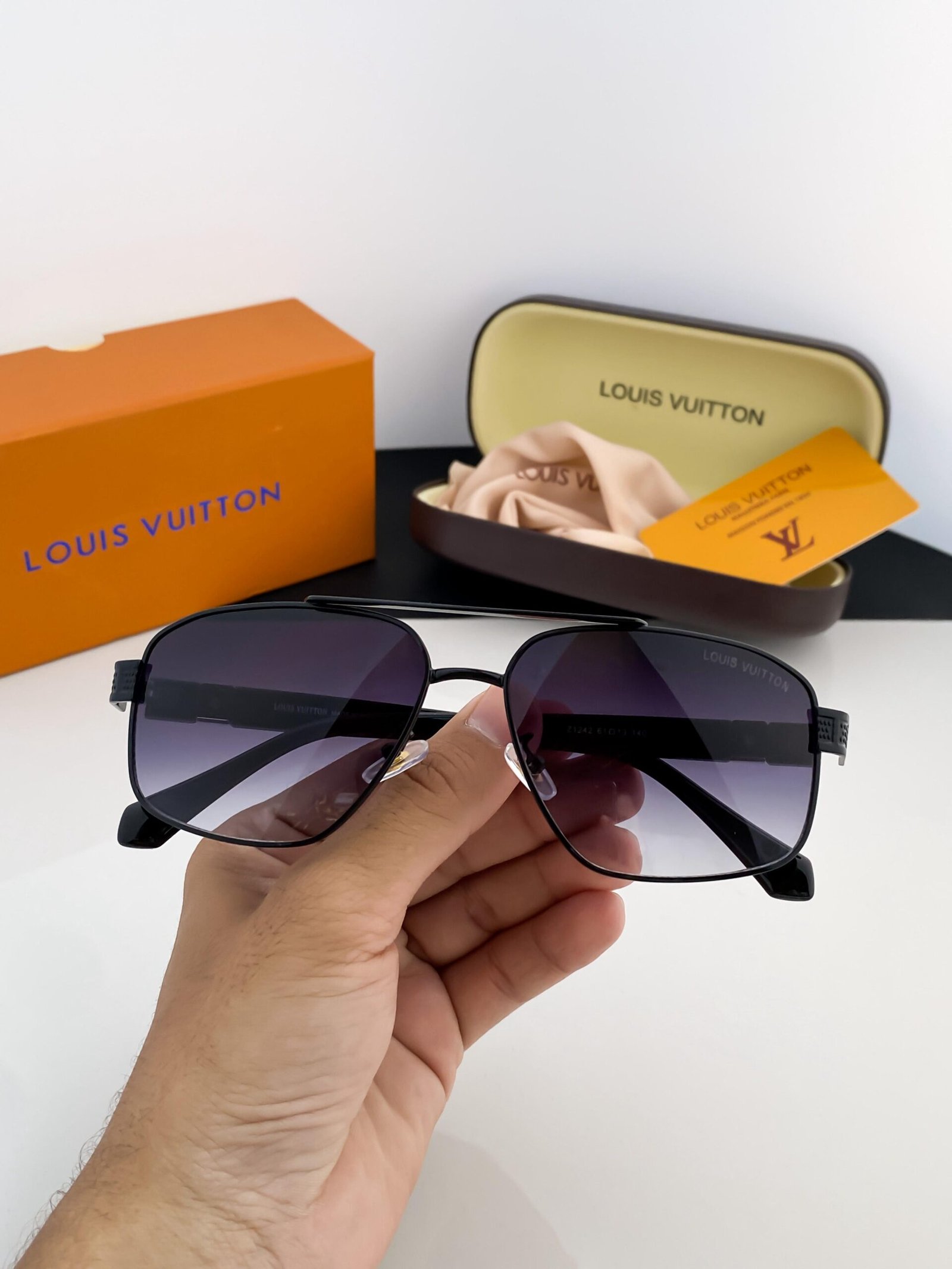 Louis_vuitton_black_shaded_1242 - Image 5