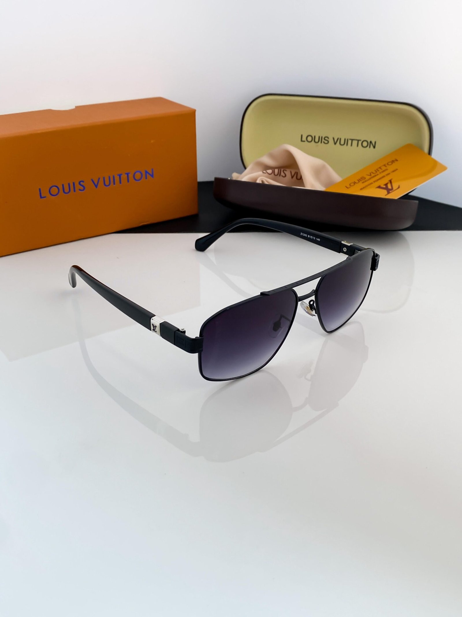Louis_vuitton_black_shaded_1242 - Image 2