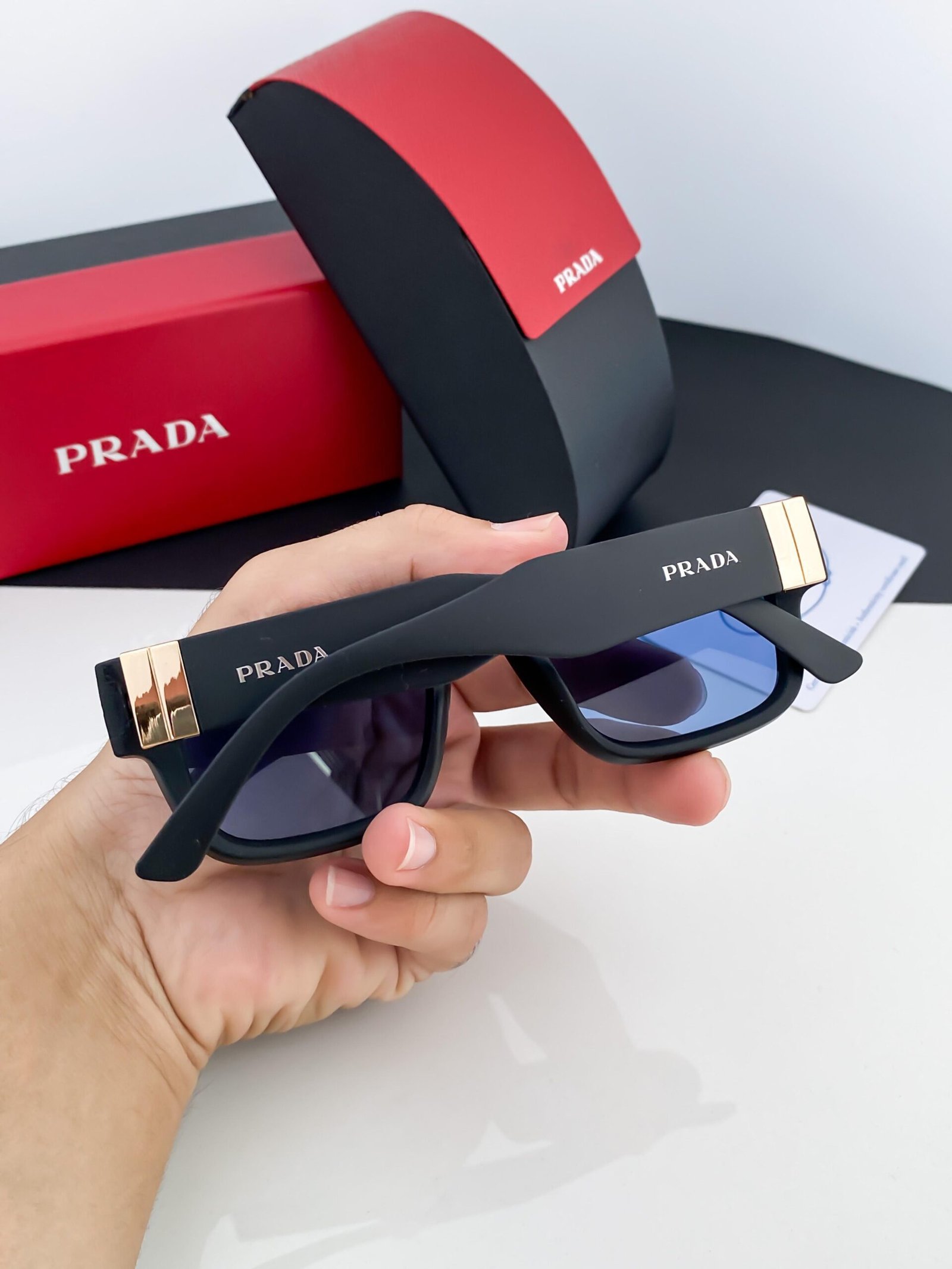 Prada_black_blue_sp19 - Image 4