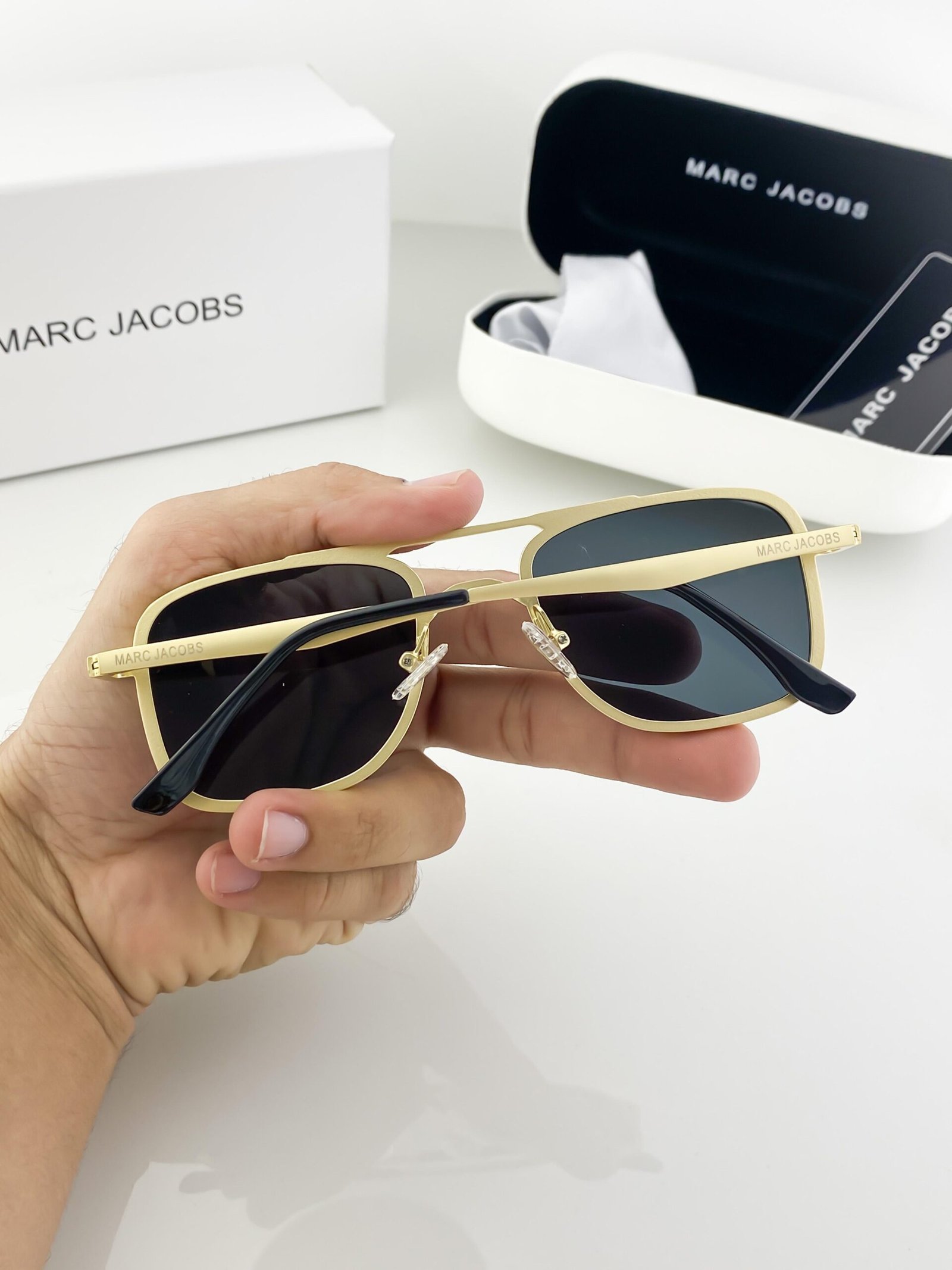 MARC JACOBS GOLD 503 - Image 5