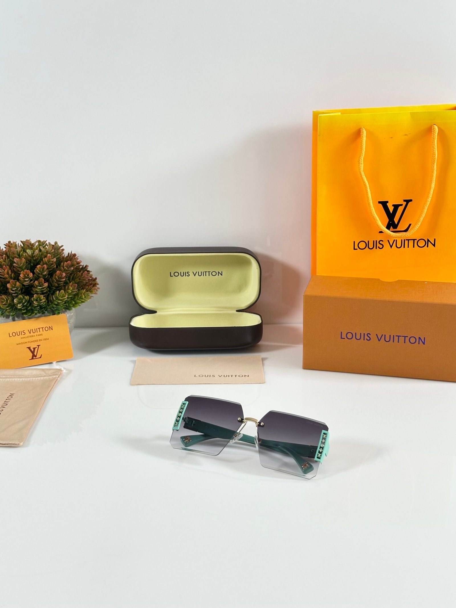 Louis_Vuitton_WMNS_7245_Green - Image 4