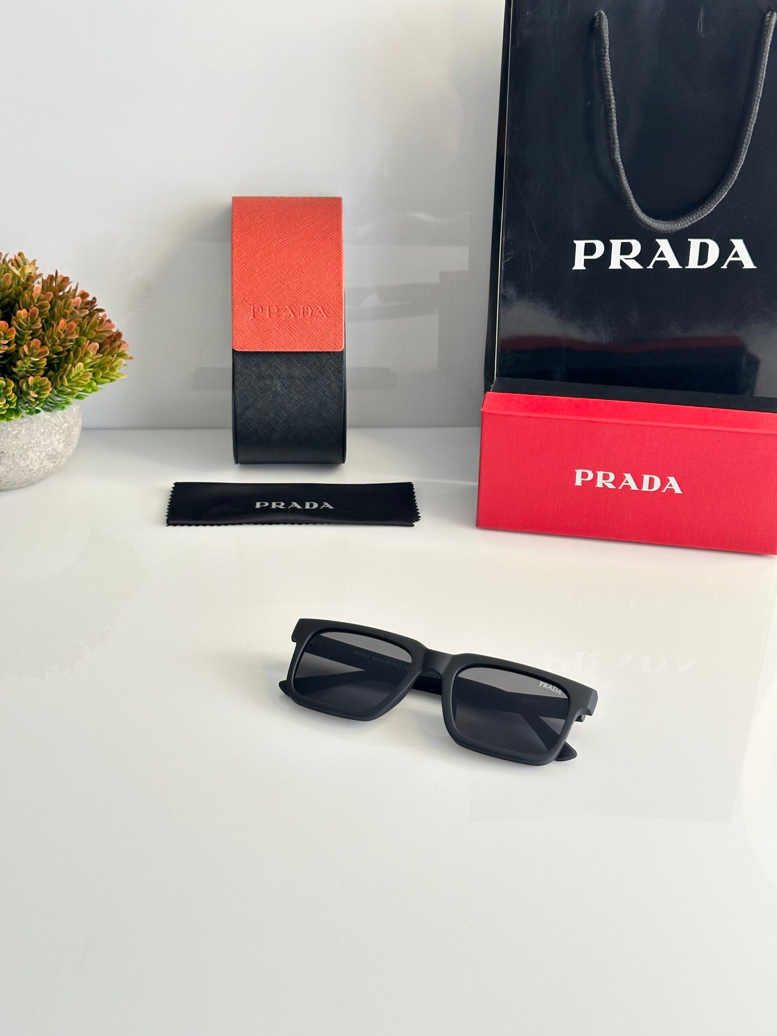 Prada_25_Black - Image 4