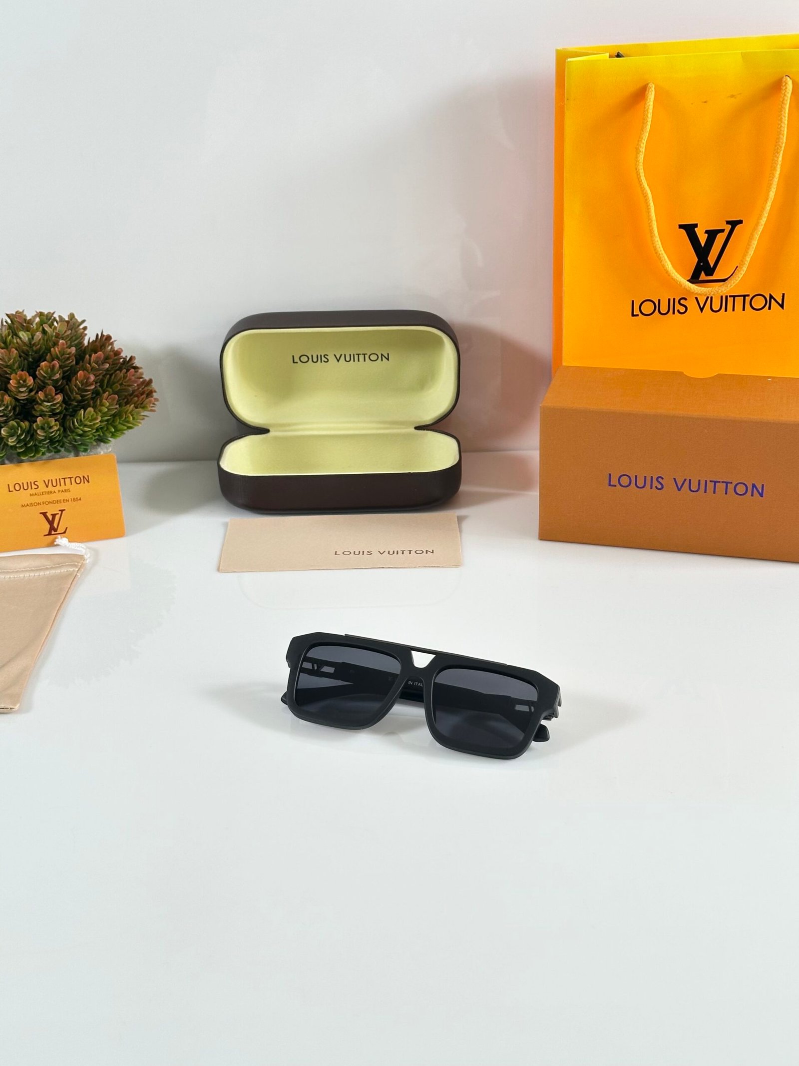 Louis_Vuitton_121_Mate_Black - Image 4