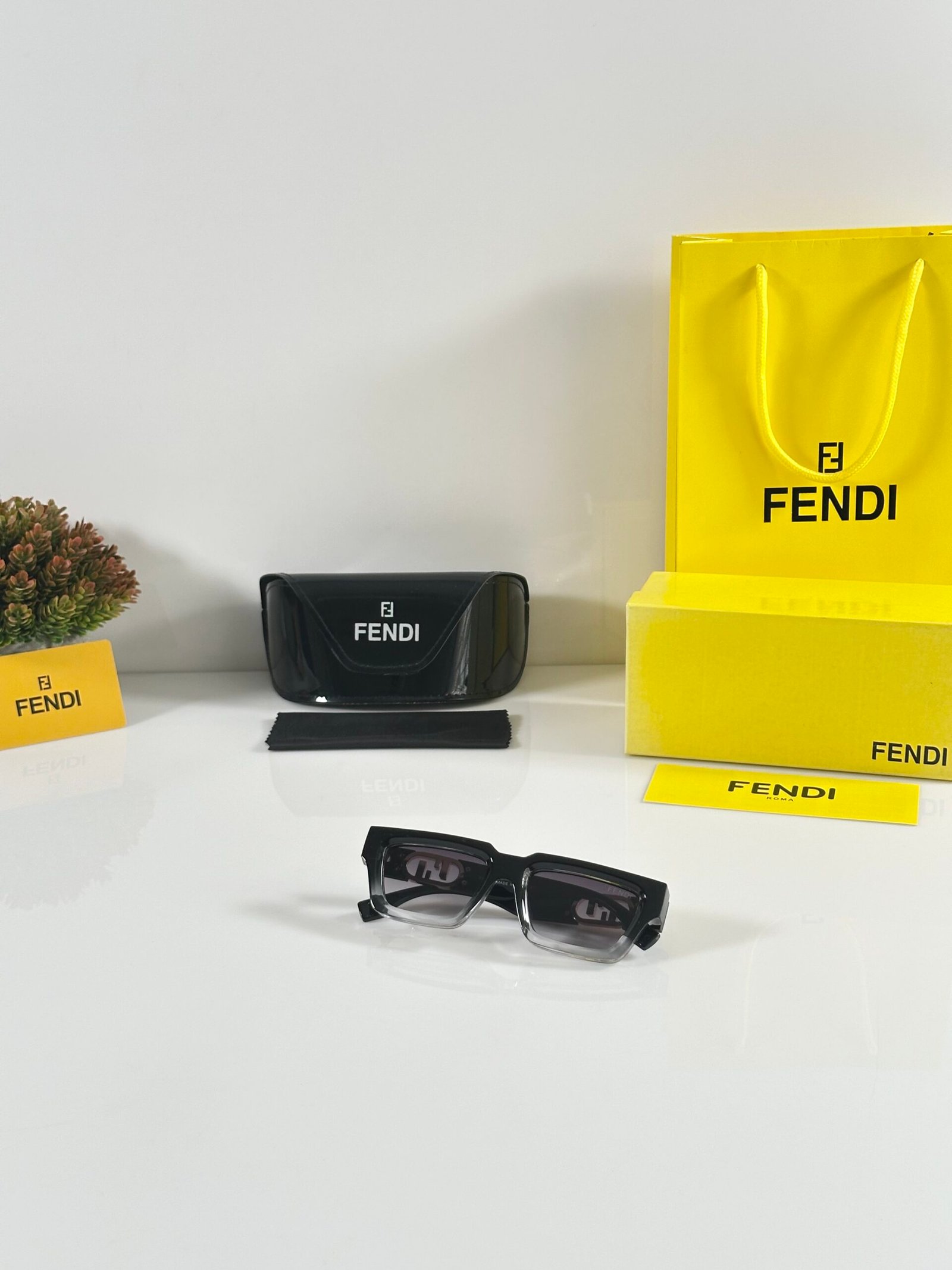 Fendi_WMNS_2419_Water_Black - Image 4