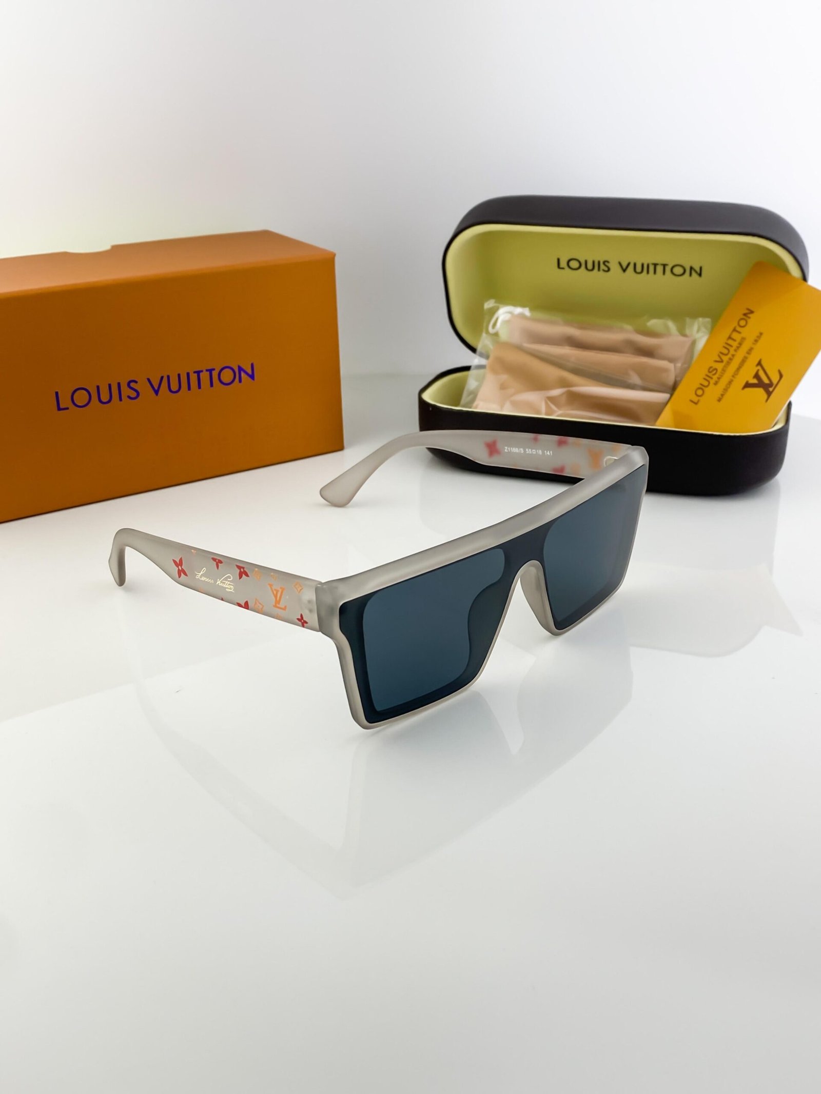 Louis_vuitton_grey_1166 - Image 3