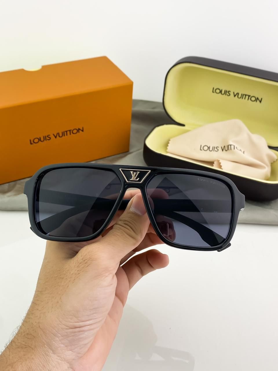 Louis_vuitton_black_8946-69 - Image 5