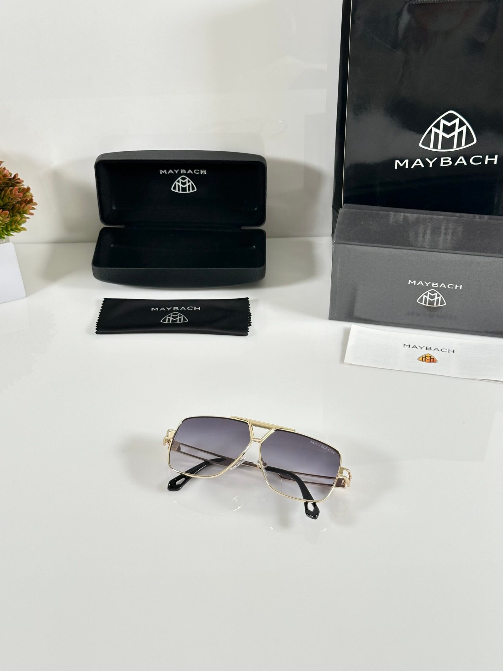 Maybach 2558 Gold Black DC - Image 4