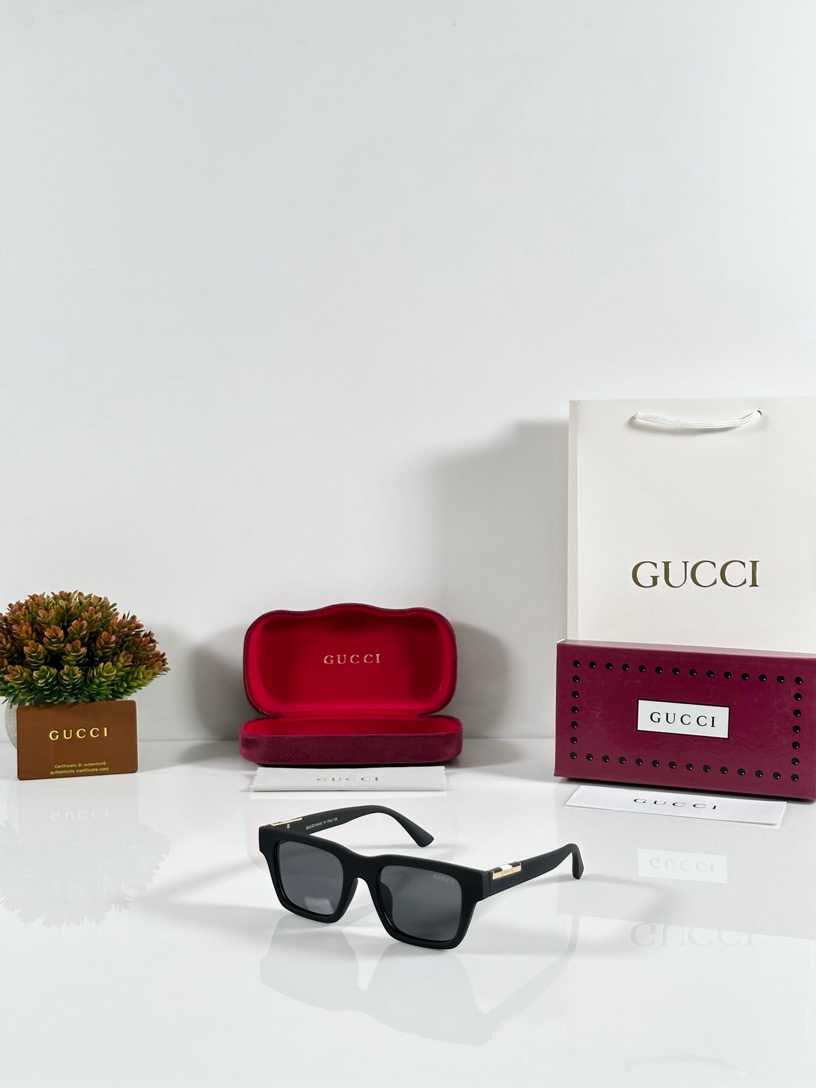 Gucci_1862_Mate_Black