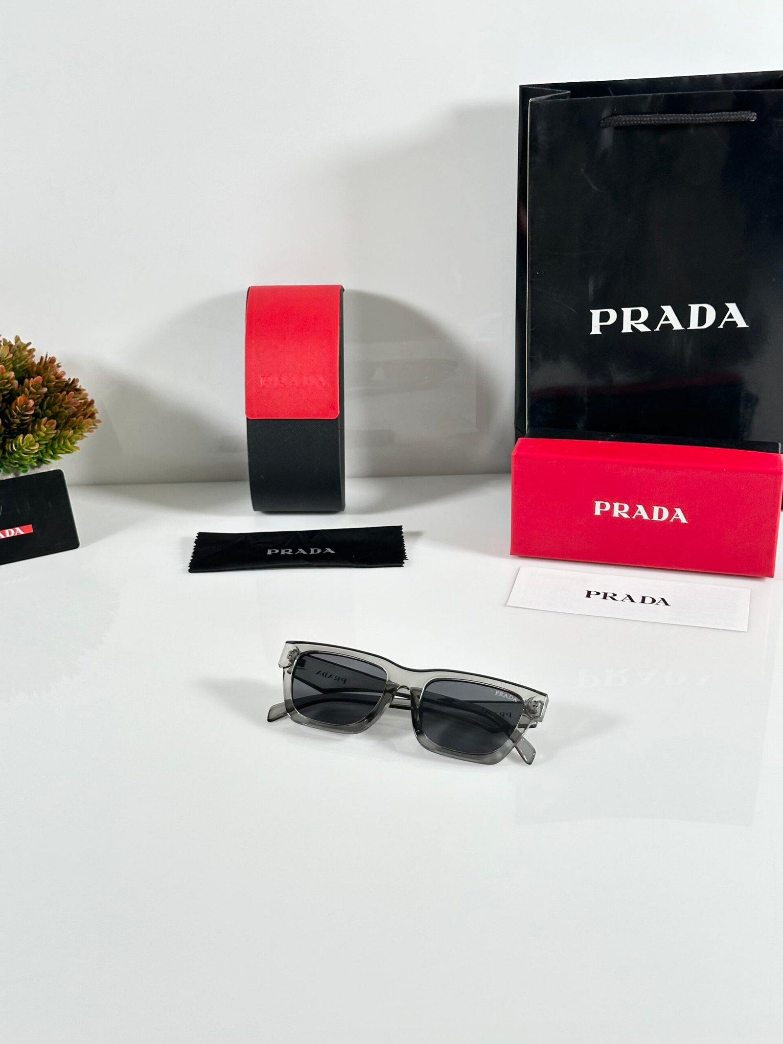 Prada_06_Grey - Image 4