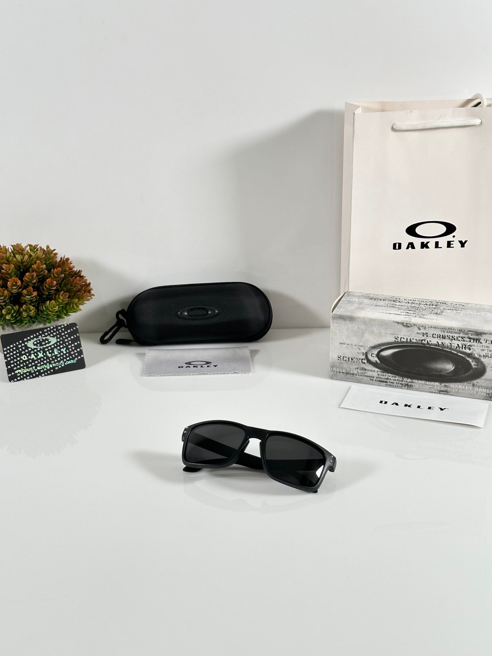 Oakley_9102_Black - Image 4