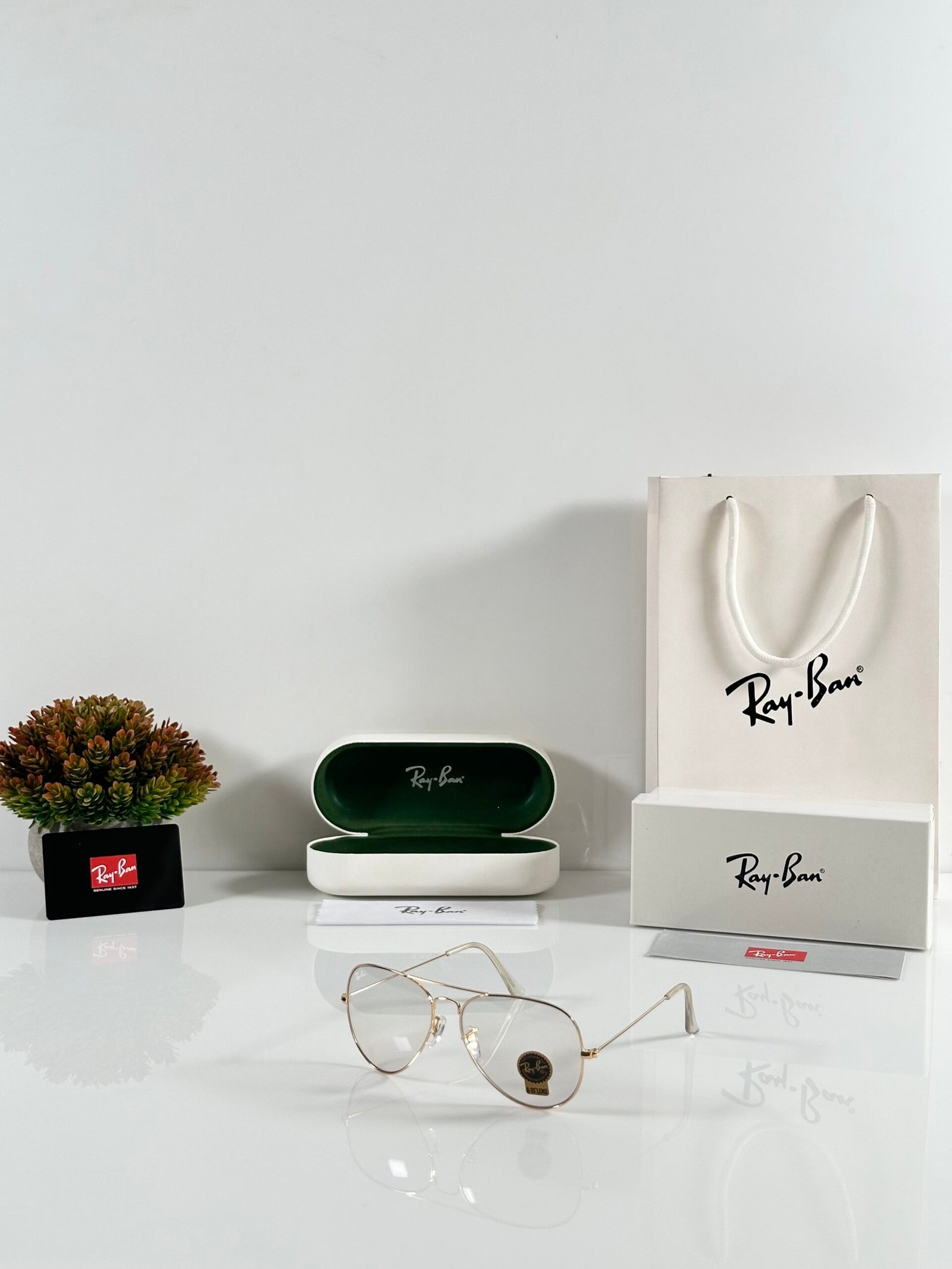 Rayban Aviator 3026 Gold Day Night Colour Changing