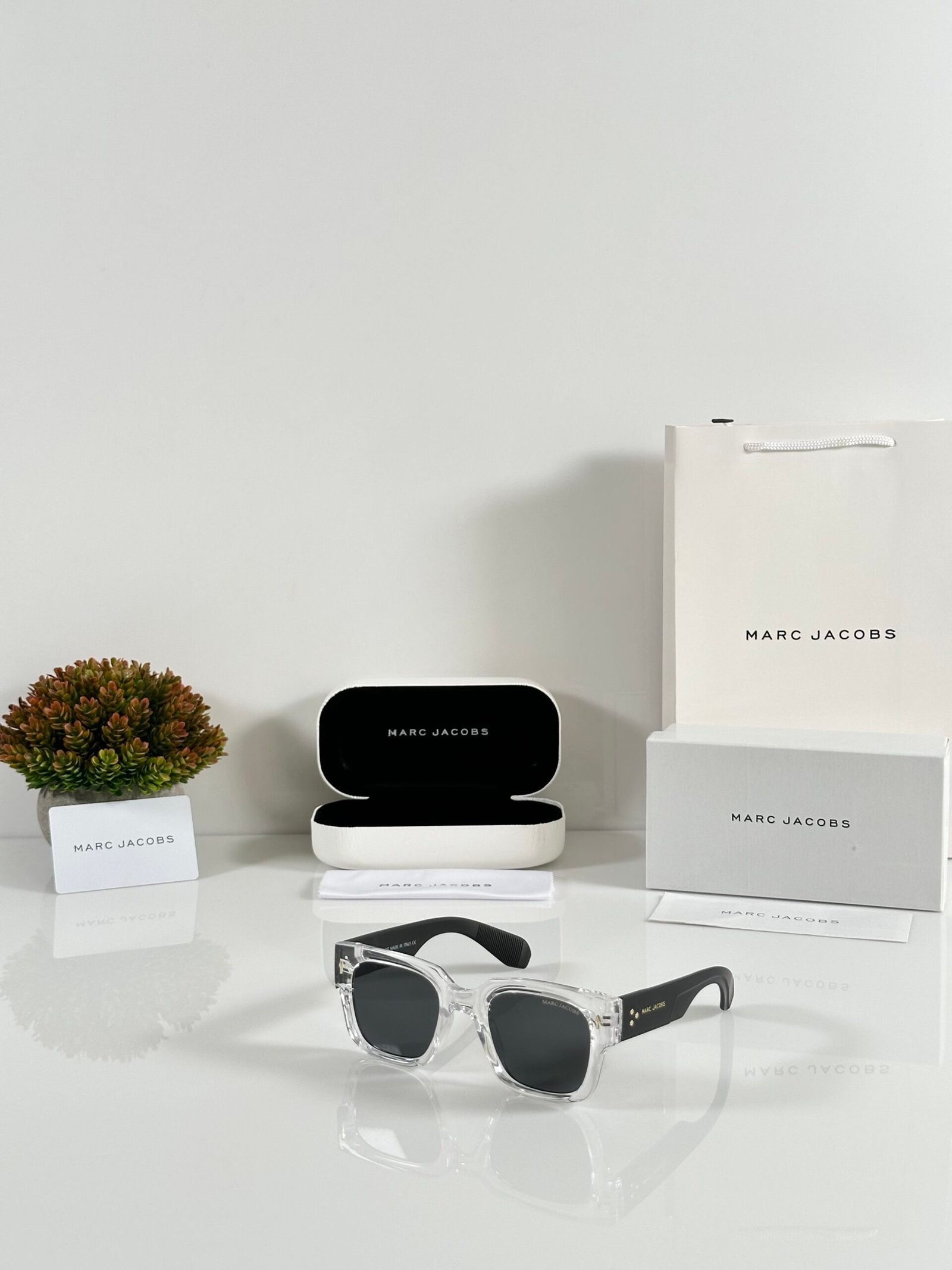 Marc Jacobs 1126 Water Black