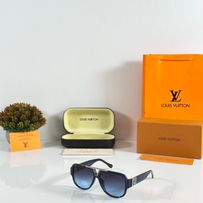 Louis_Vuitton_105_Blue