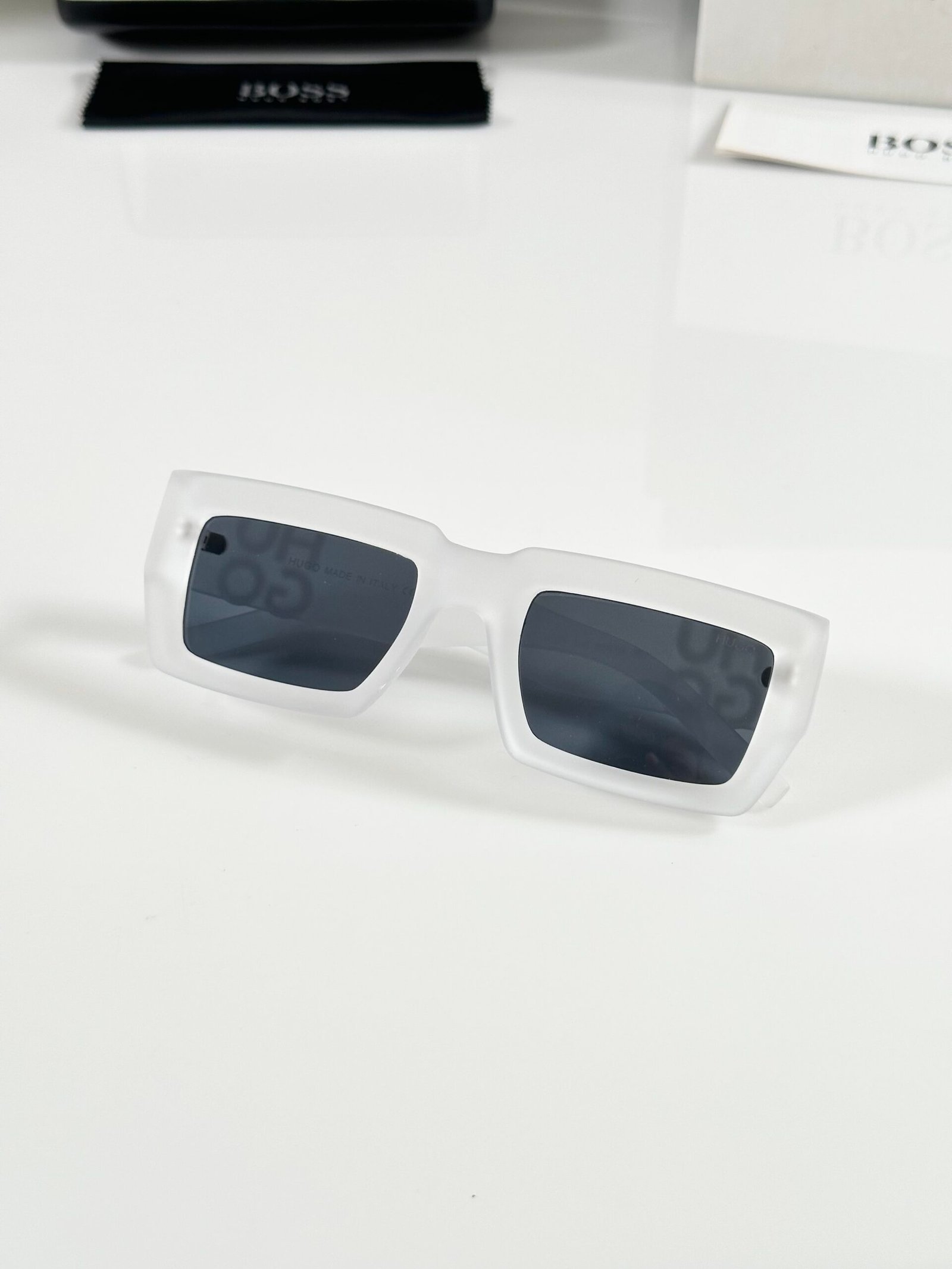 Hugo_Boss_1310_Ice_Black - Image 3