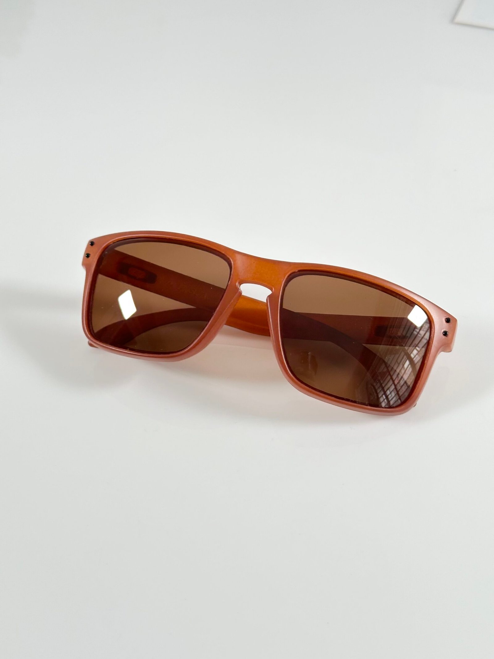 Oakley_9102_Brown - Image 3