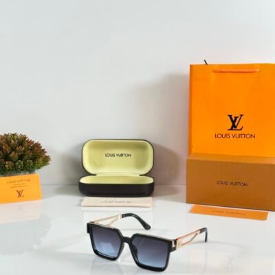 Louis_Vuitton_139_Gold_Black_Blue