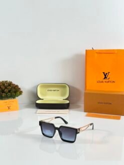 Louis_Vuitton_139_Gold_Black_Blue
